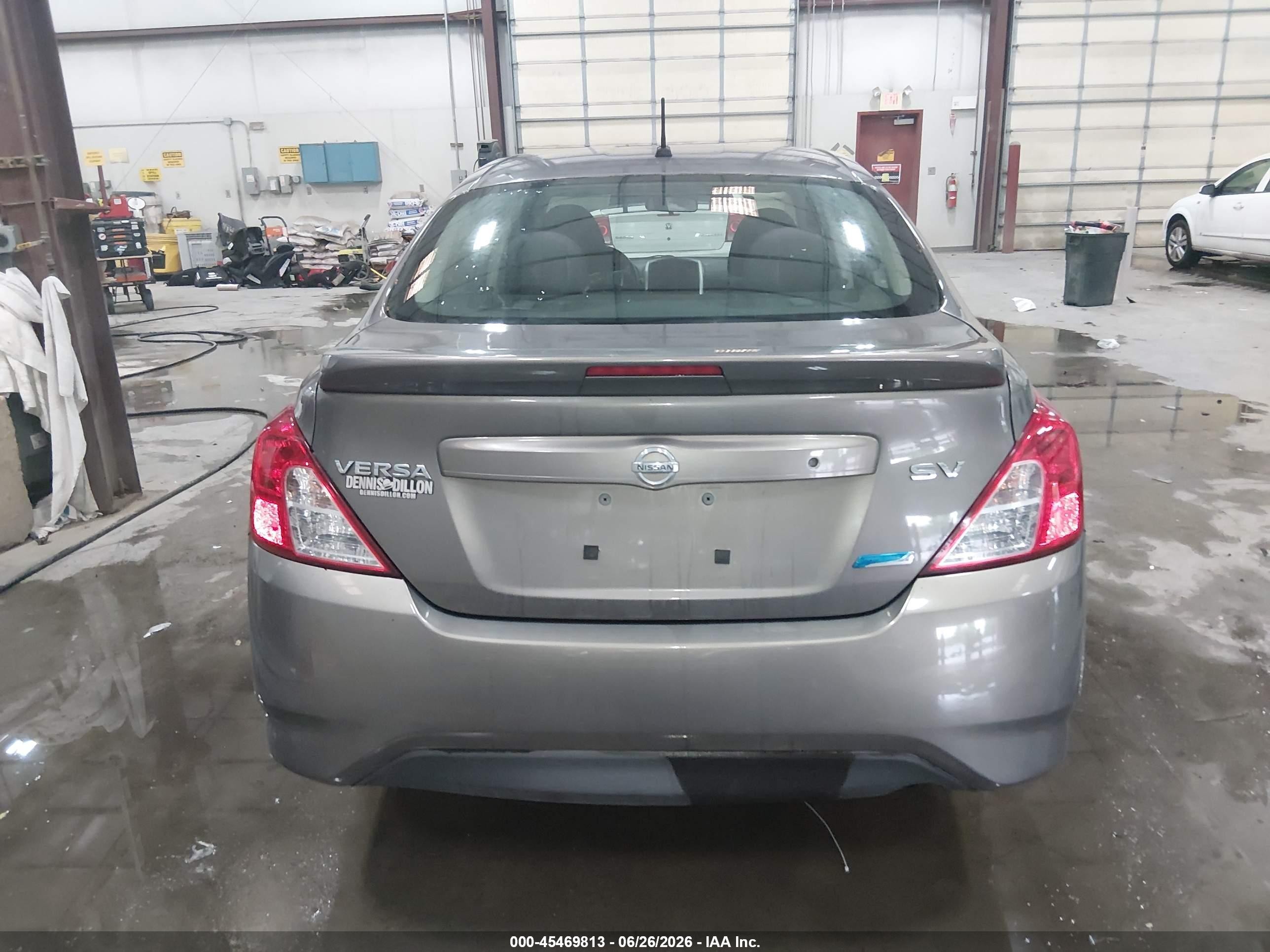 2015 Nissan Versa 1.6 Sv Gray vin: 3N1CN7AP4FL831261