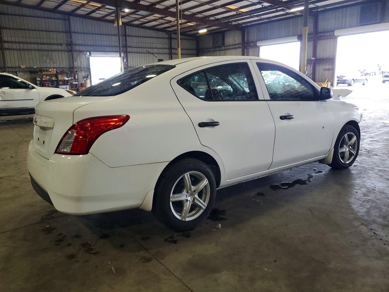 2015 Nissan Versa 1.6 S White vin: 3N1CN7AP4FL835682