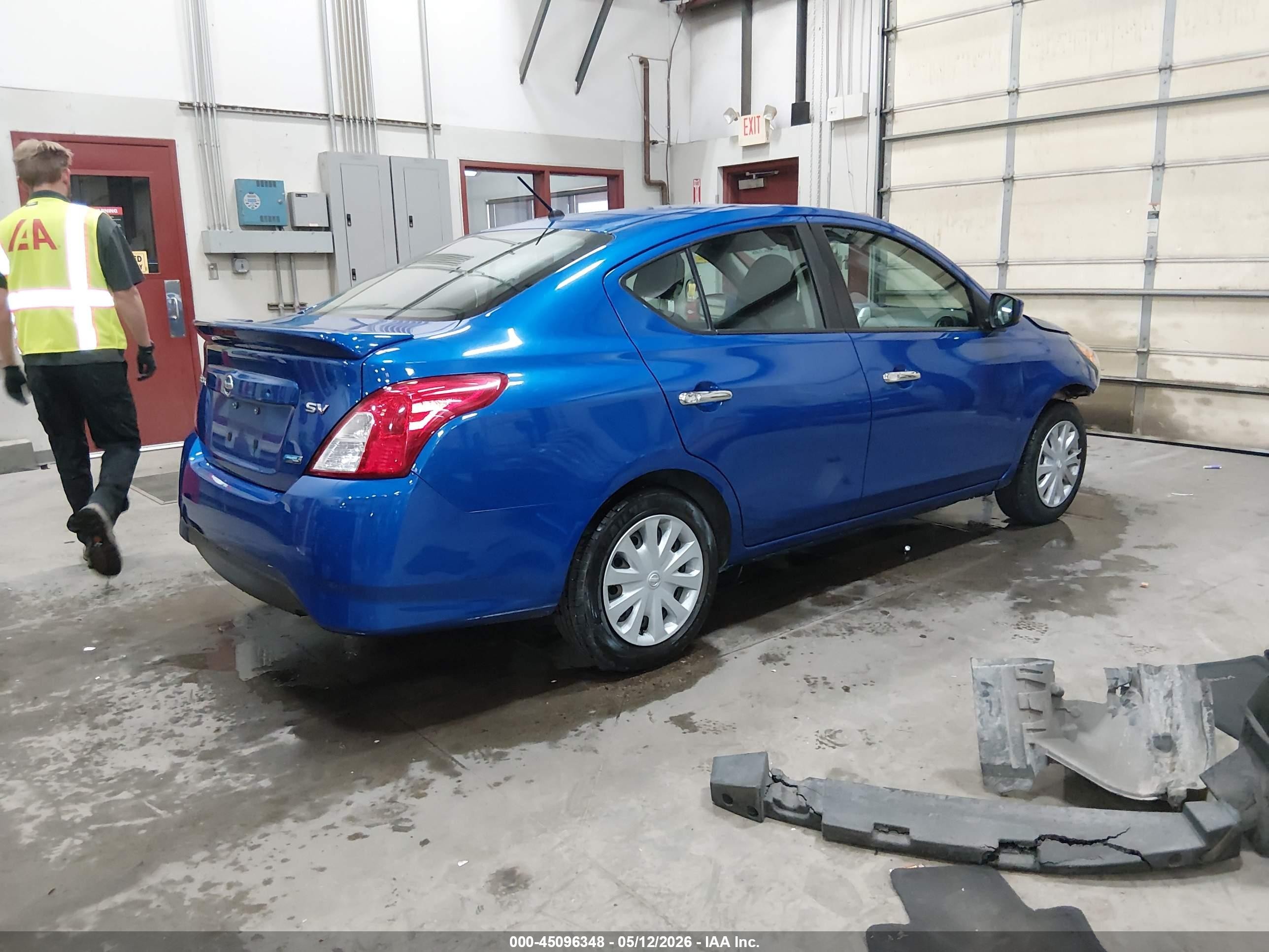 2015 Nissan Versa 1.6 Sv Синий vin: 3N1CN7AP4FL847590