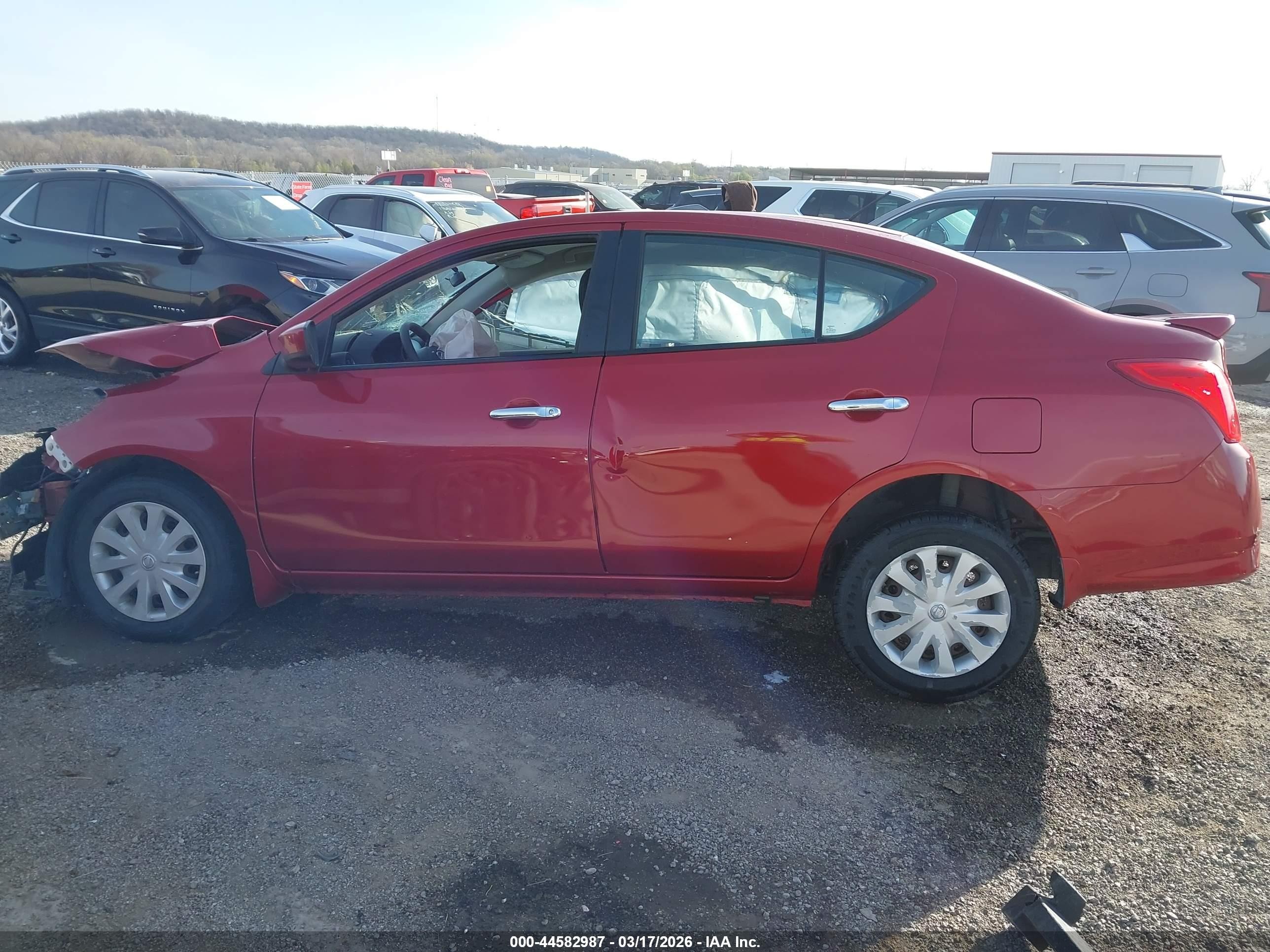 2015 Nissan Versa 1.6 Sv Red vin: 3N1CN7AP4FL859707