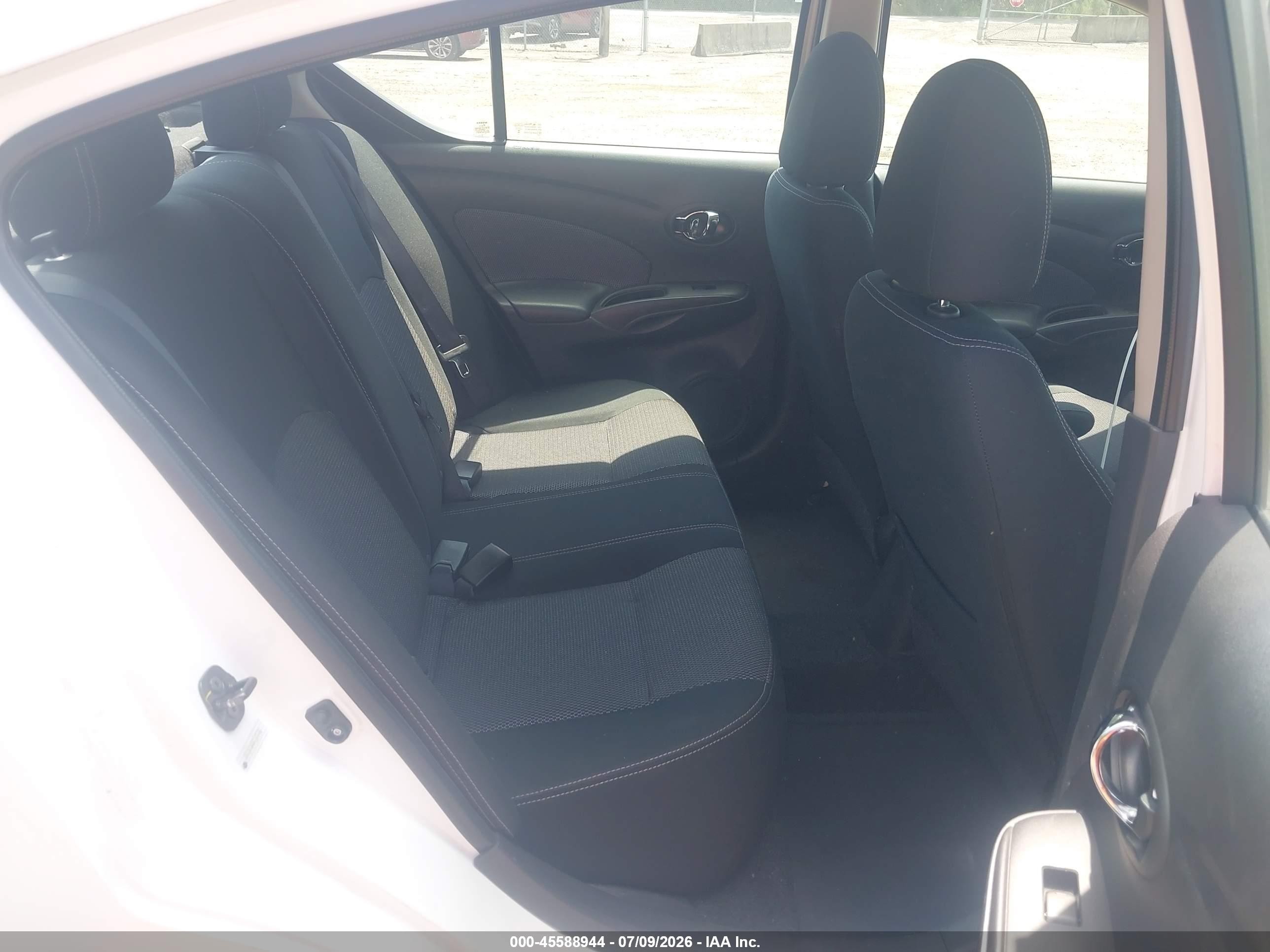2015 Nissan Versa 1.6 Sv White vin: 3N1CN7AP4FL875793
