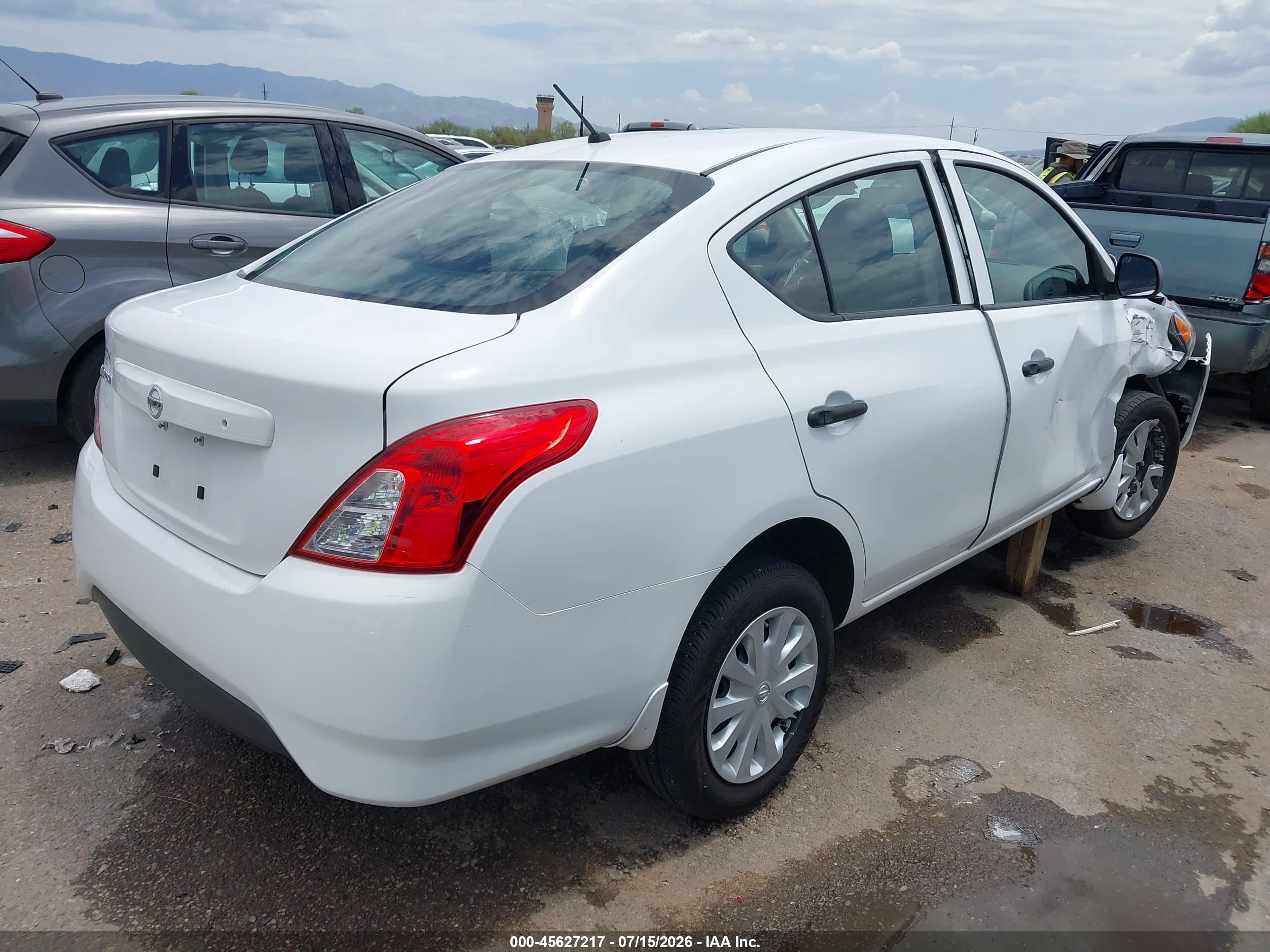2015 Nissan Versa 1.6 S White vin: 3N1CN7AP4FL919159
