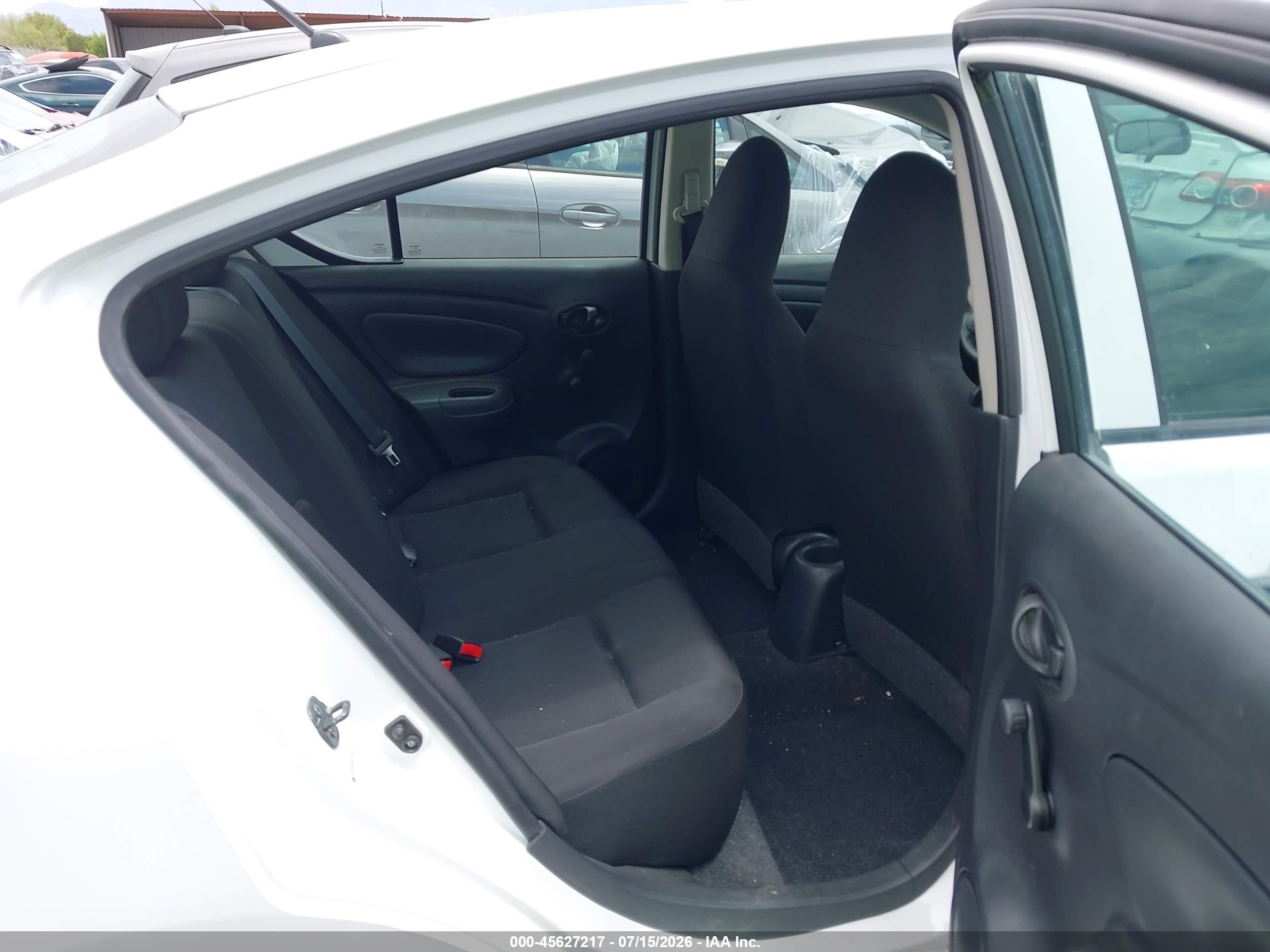 2015 Nissan Versa 1.6 S White vin: 3N1CN7AP4FL919159