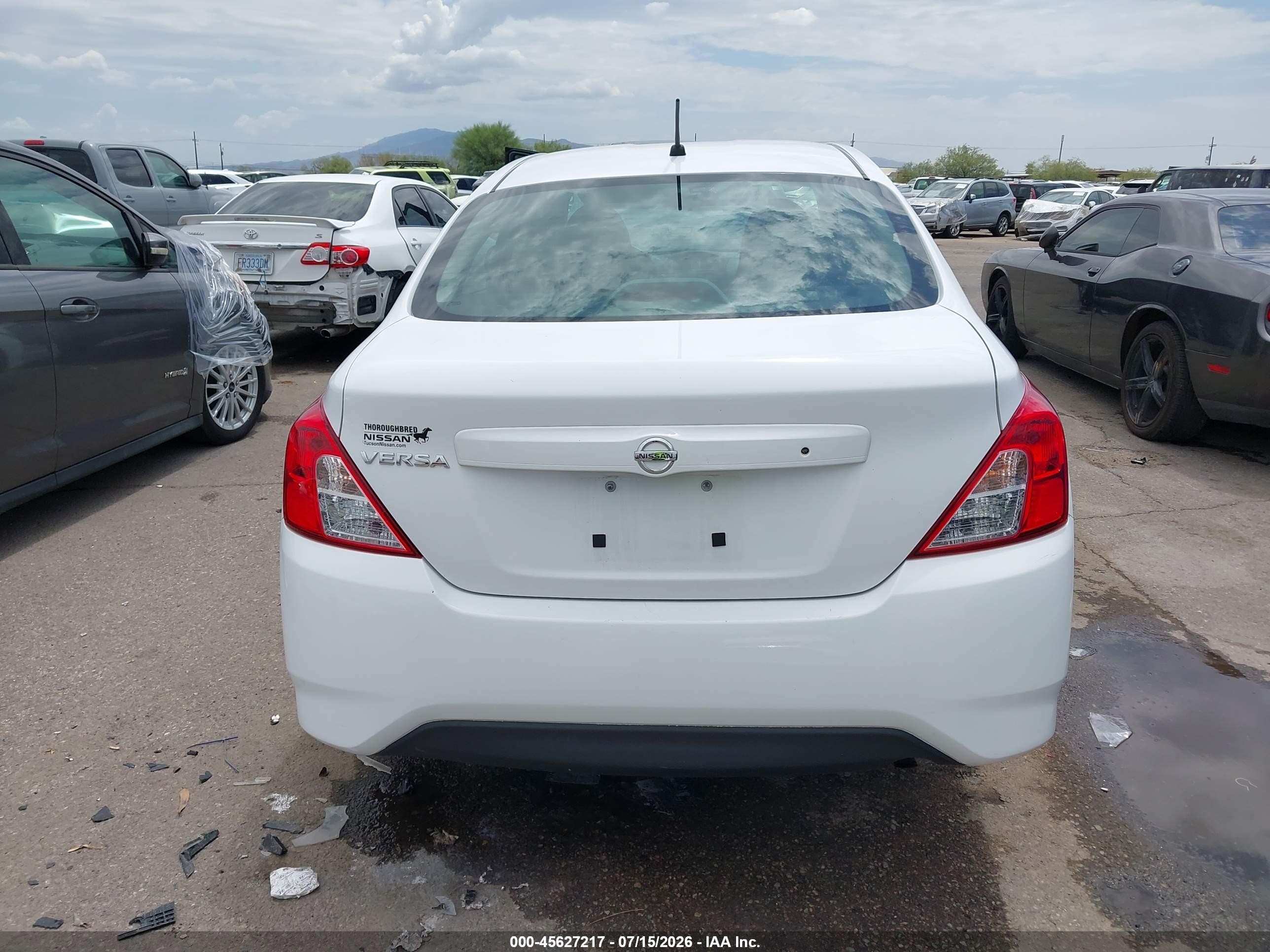 2015 Nissan Versa 1.6 S White vin: 3N1CN7AP4FL919159