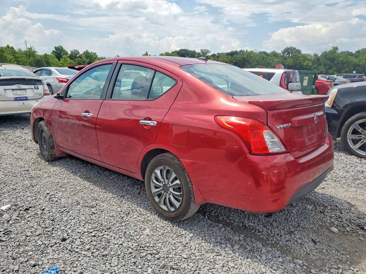 2015 Nissan Versa 1.6 Sv Красный vin: 3N1CN7AP4FL935054