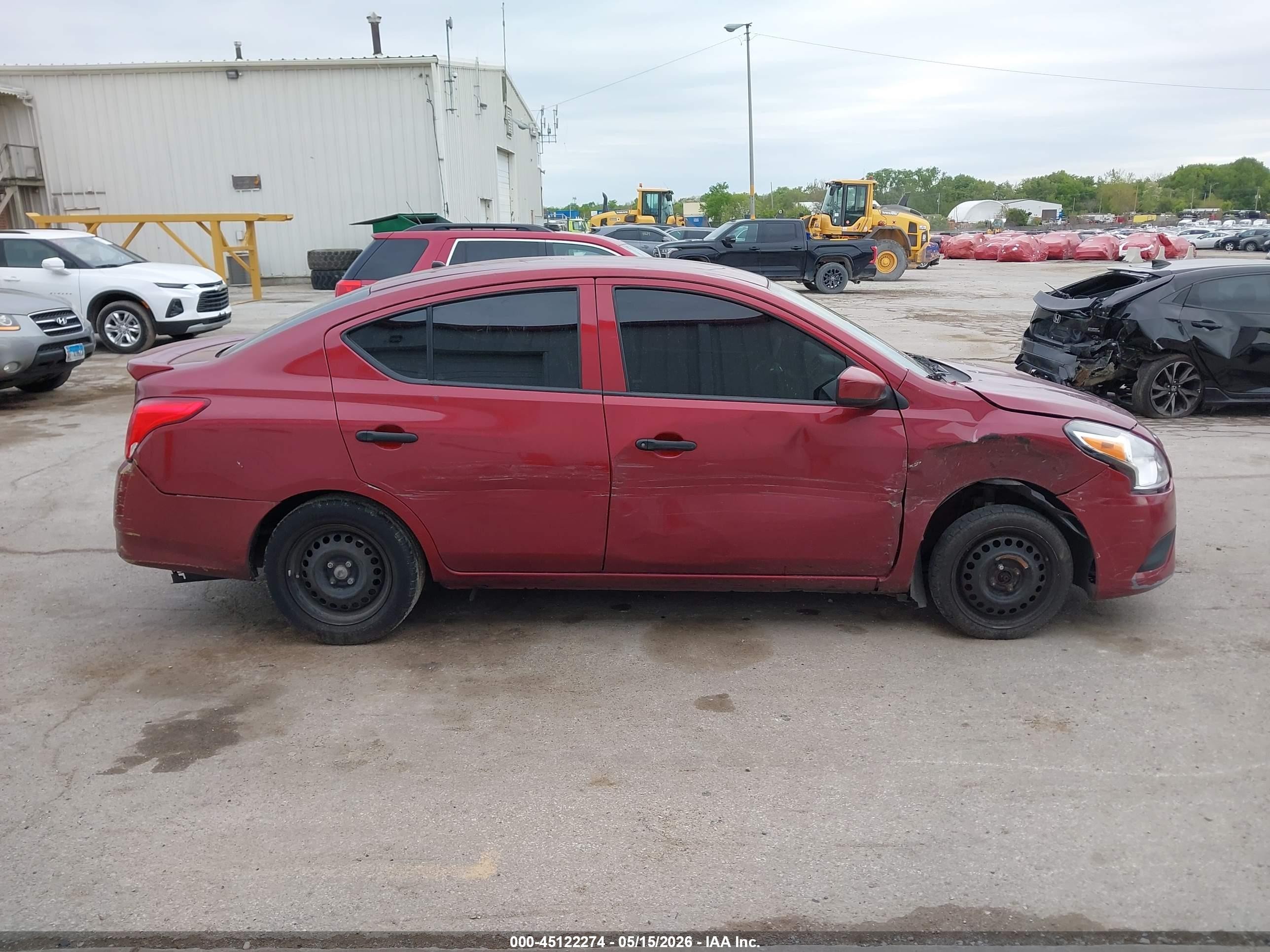 2018 Nissan Versa 1.6 S+ Red vin: 3N1CN7AP4JL860087