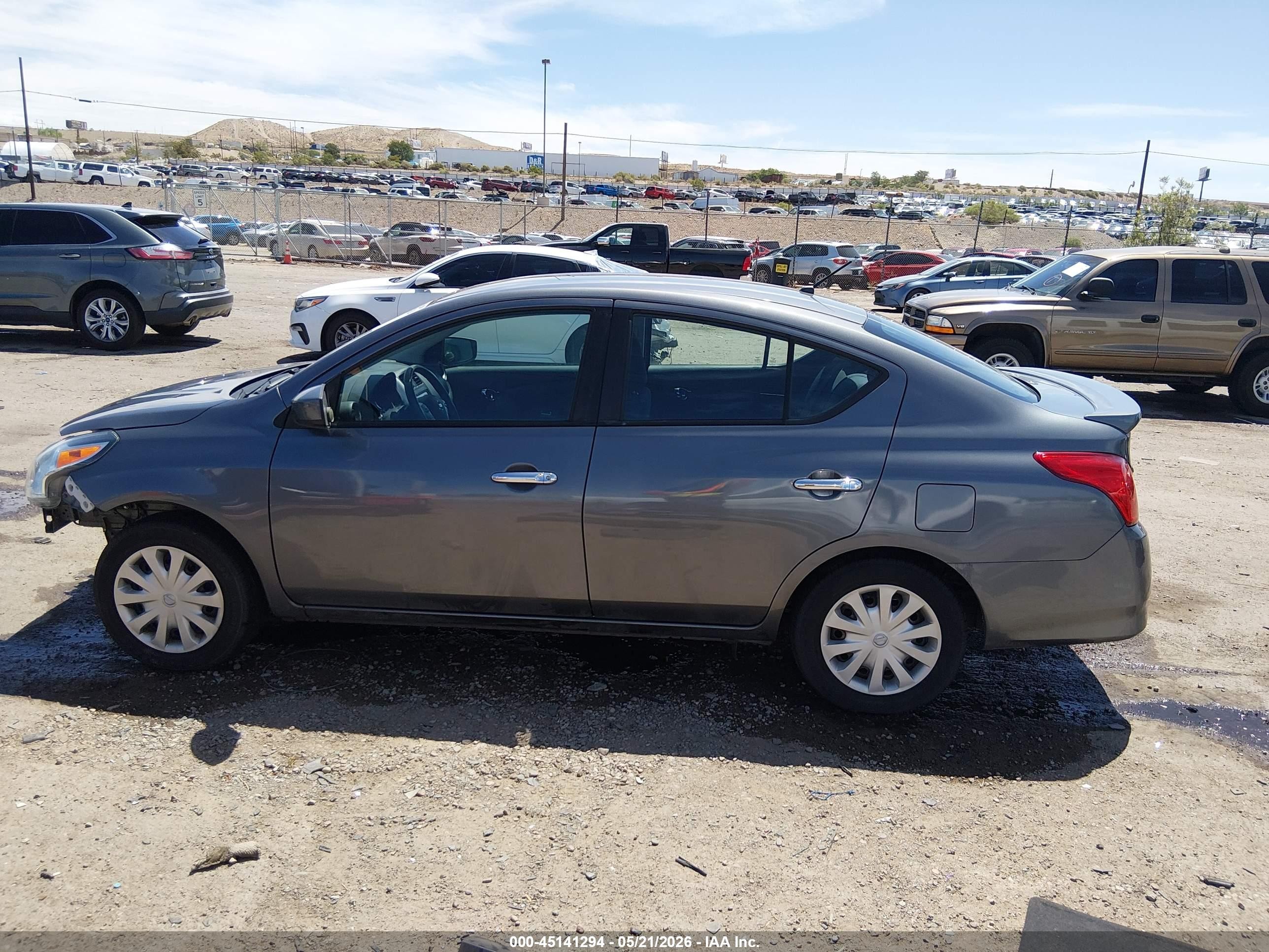 2019 Nissan Versa 1.6 Sv Серый vin: 3N1CN7AP4KL842951