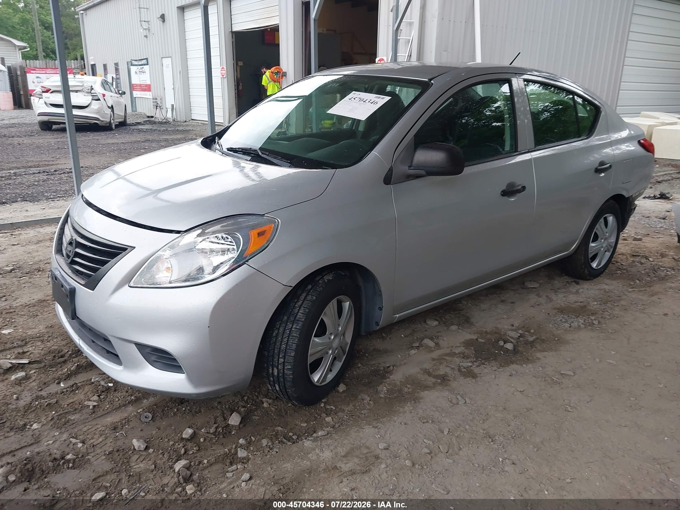 2012 Nissan Versa 1.6 S Silver vin: 3N1CN7AP5CL802640