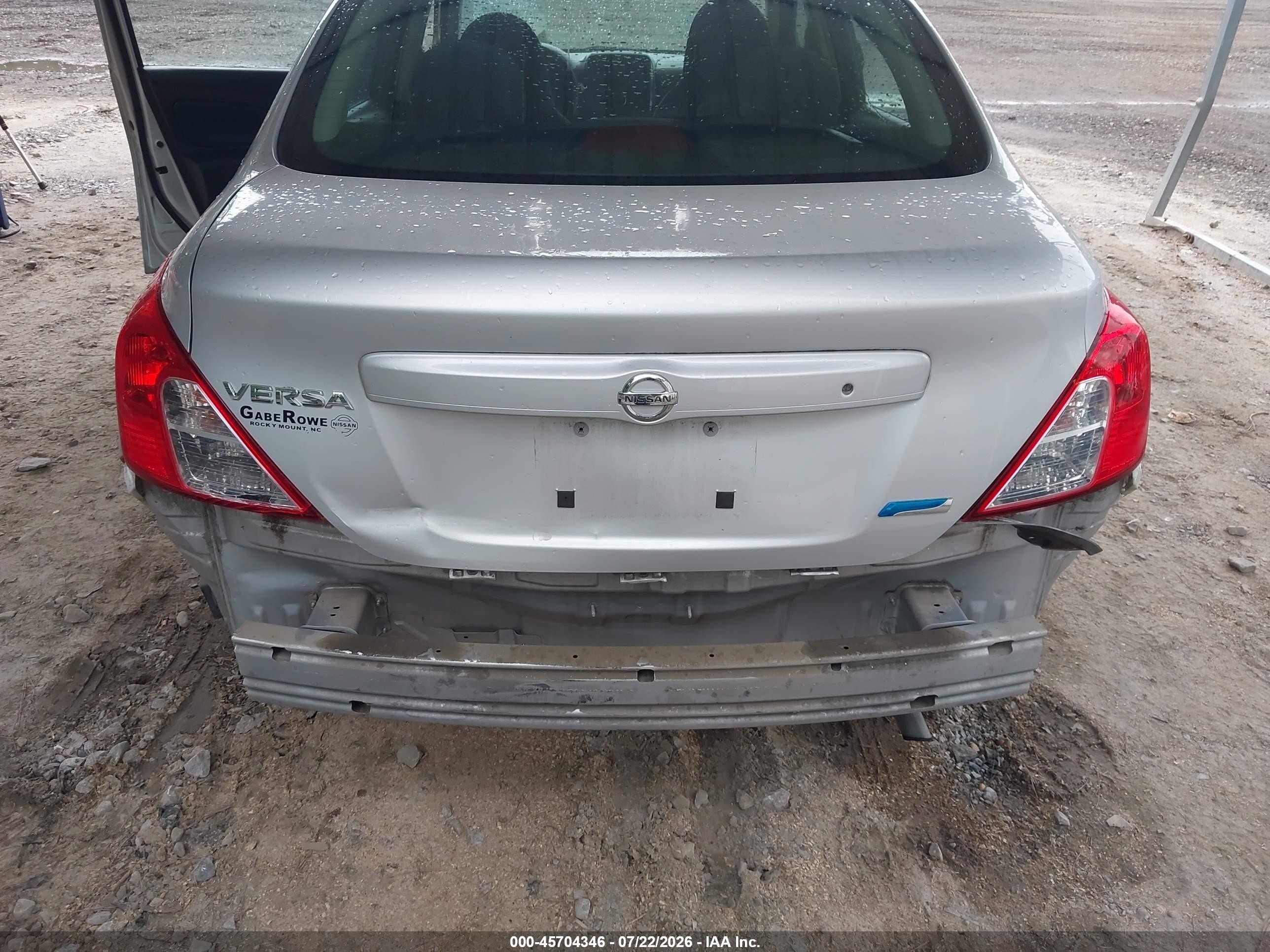 2012 Nissan Versa 1.6 S Silver vin: 3N1CN7AP5CL802640