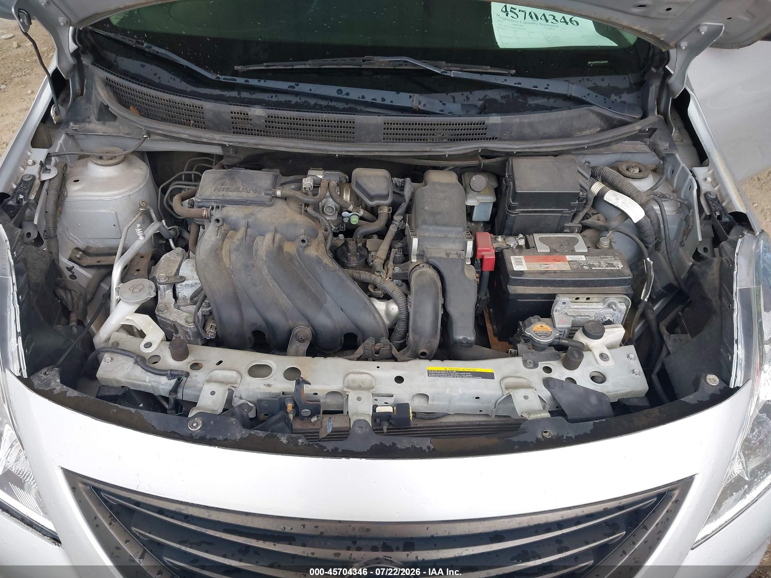 2012 Nissan Versa 1.6 S Silver vin: 3N1CN7AP5CL802640