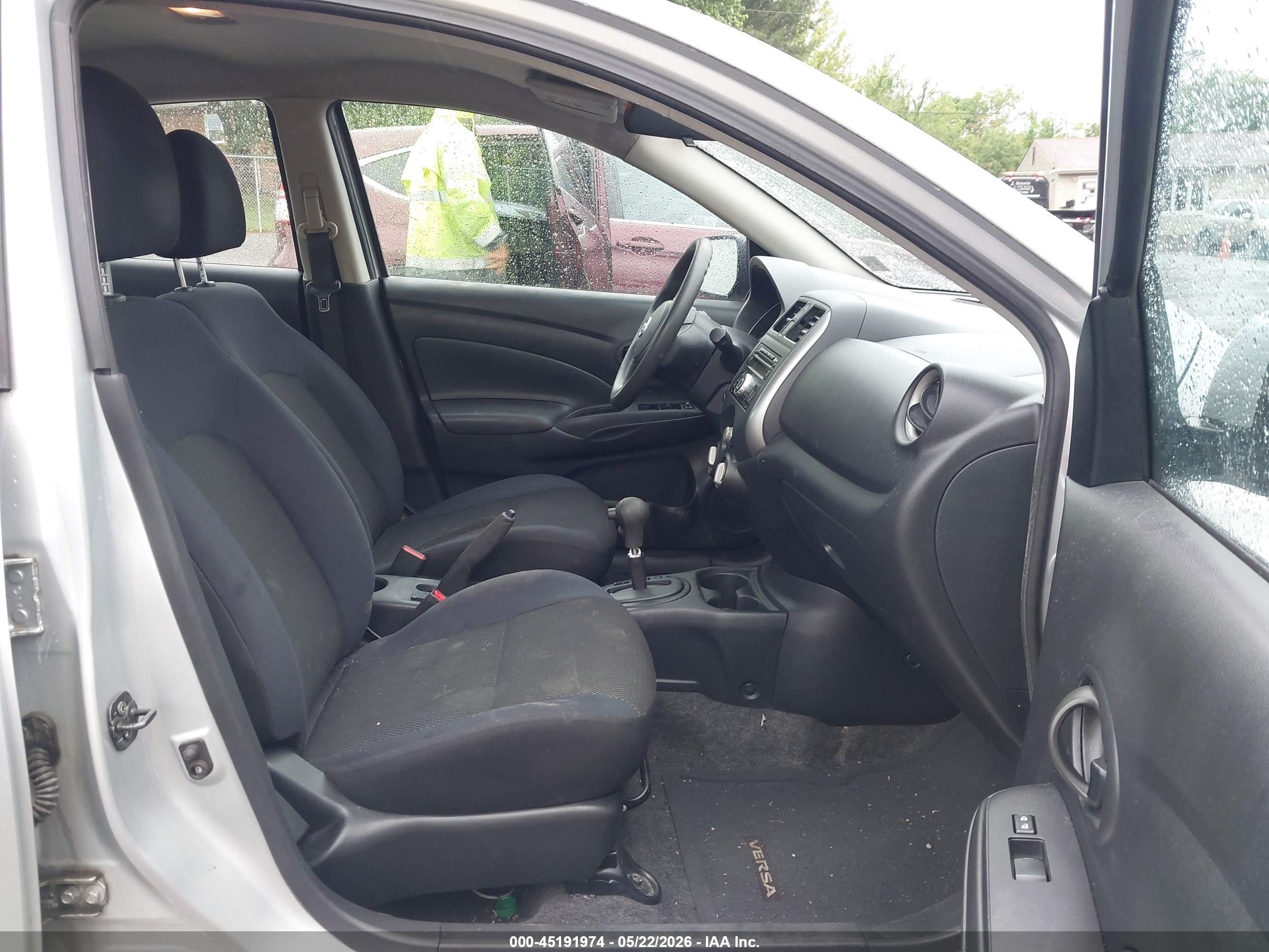2012 Nissan Versa 1.6 Sv Silver vin: 3N1CN7AP5CL824329