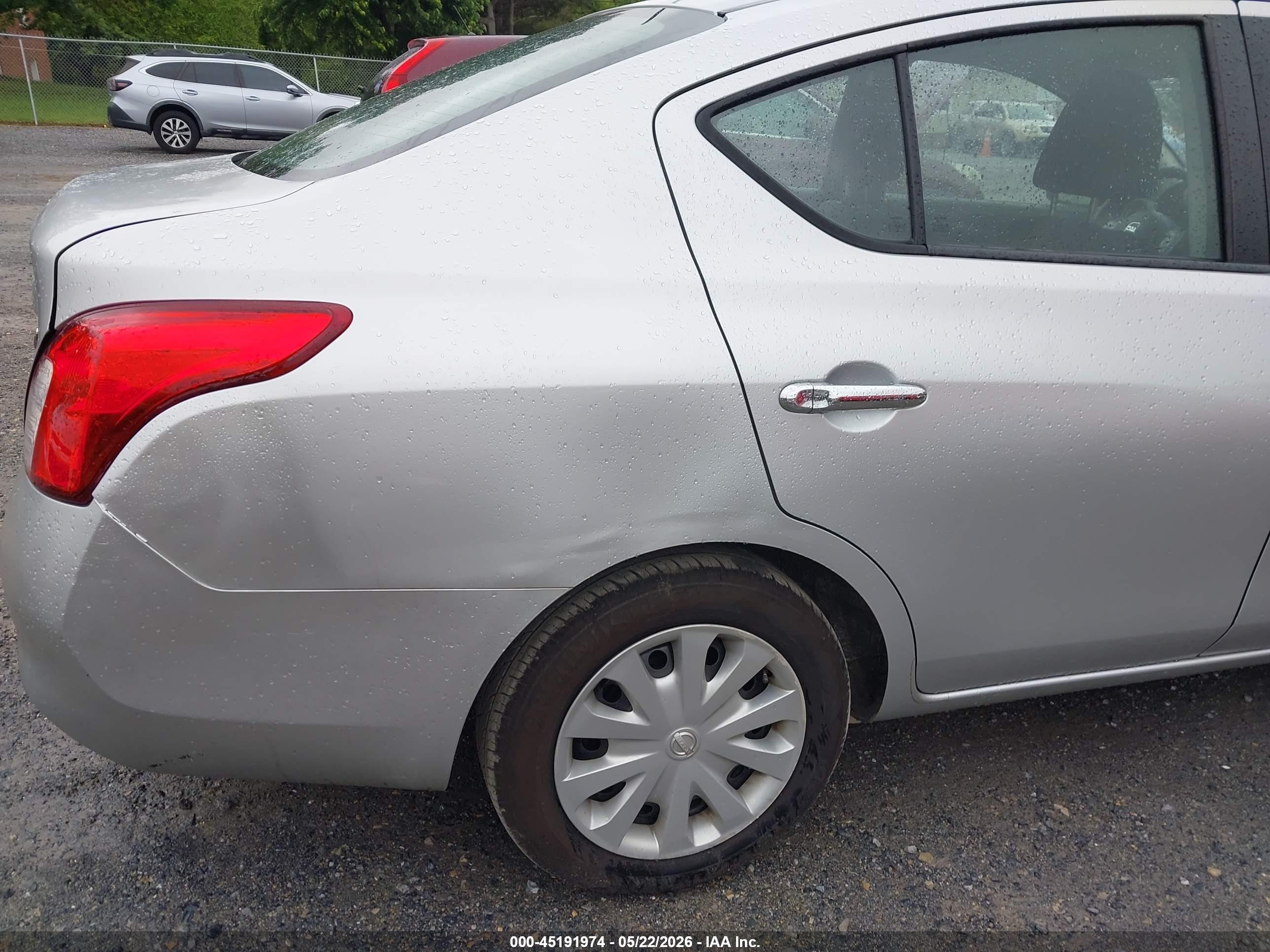 2012 Nissan Versa 1.6 Sv Silver vin: 3N1CN7AP5CL824329