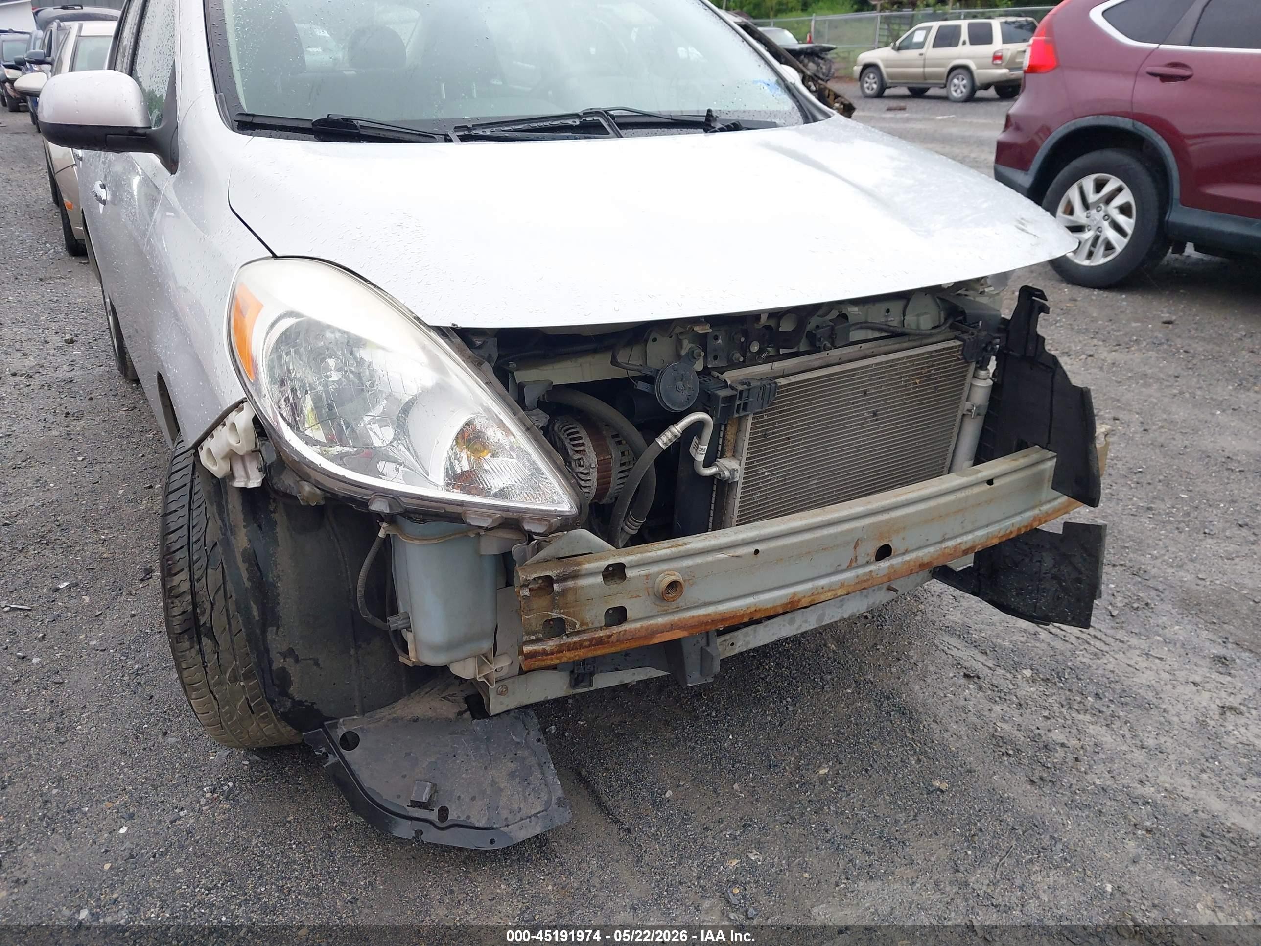 2012 Nissan Versa 1.6 Sv Silver vin: 3N1CN7AP5CL824329