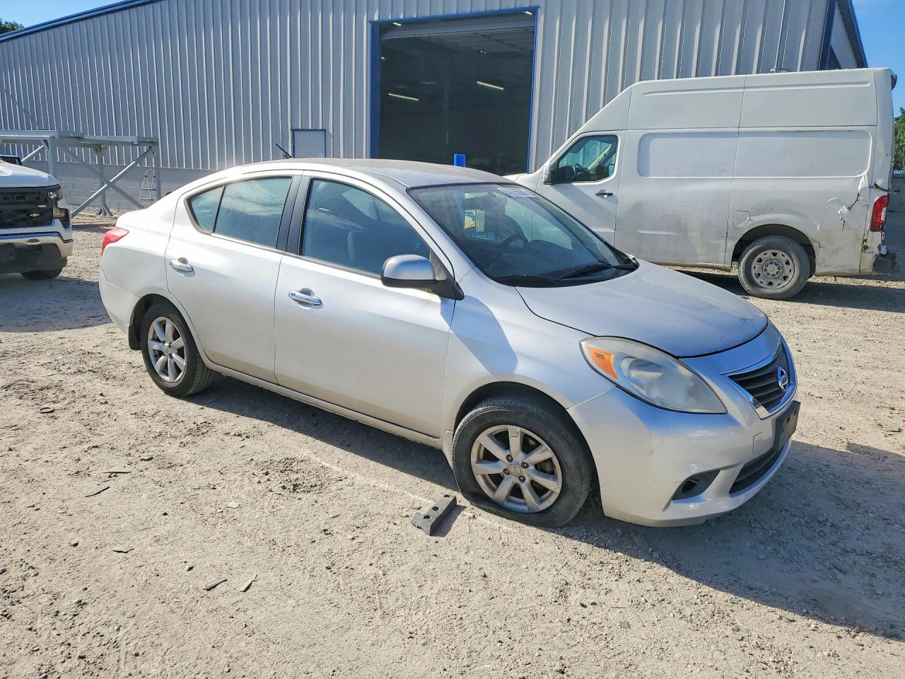 2012 Nissan Versa 1.6 S Silver vin: 3N1CN7AP5CL834794