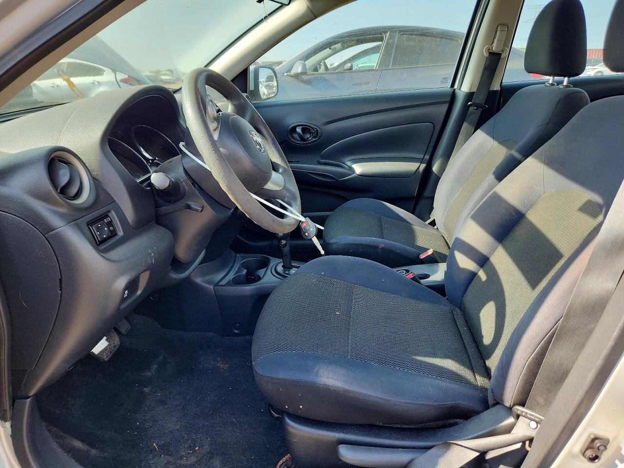 2012 Nissan Versa 1.6 S Silver vin: 3N1CN7AP5CL874731