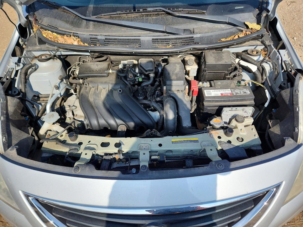 2012 Nissan Versa 1.6 S Silver vin: 3N1CN7AP5CL874731
