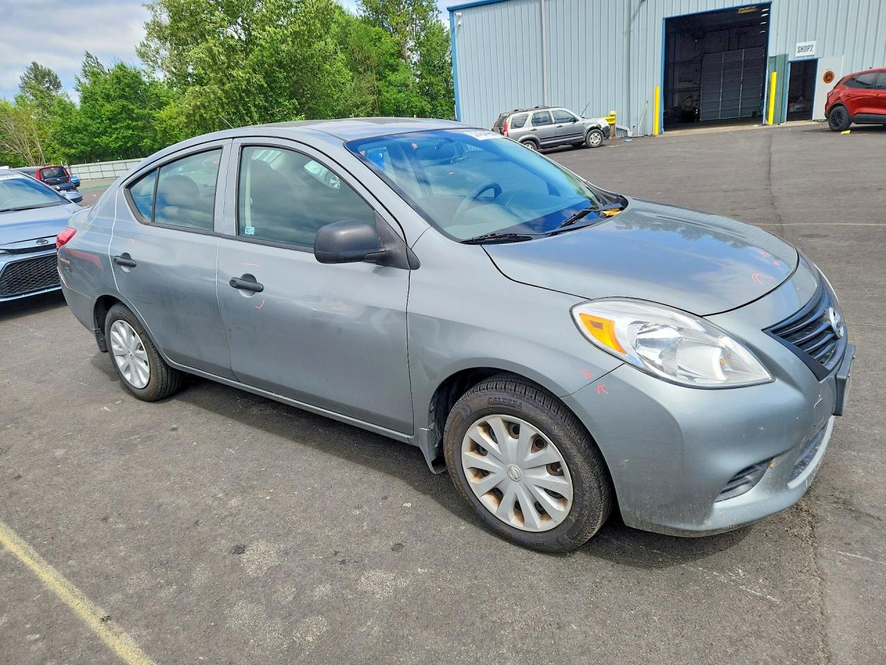 2012 Nissan Versa 1.6 S Silver vin: 3N1CN7AP5CL884479