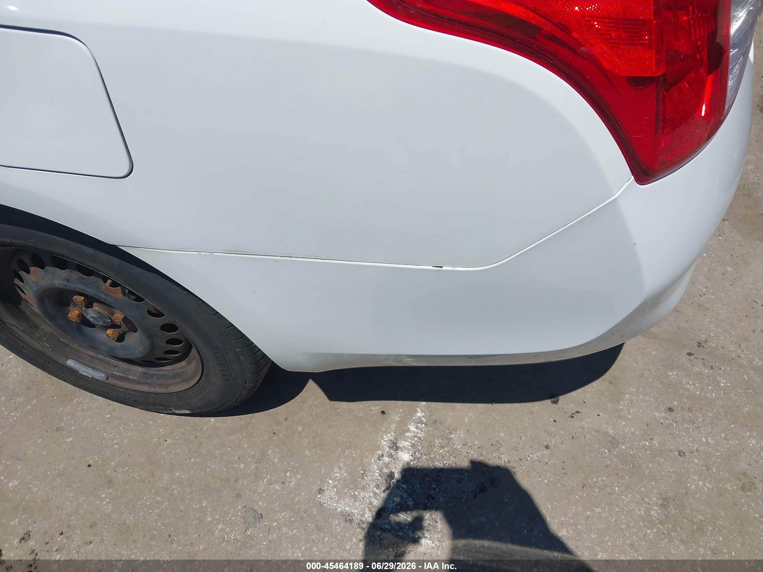 2012 Nissan Versa 1.6 Sv White vin: 3N1CN7AP5CL897183