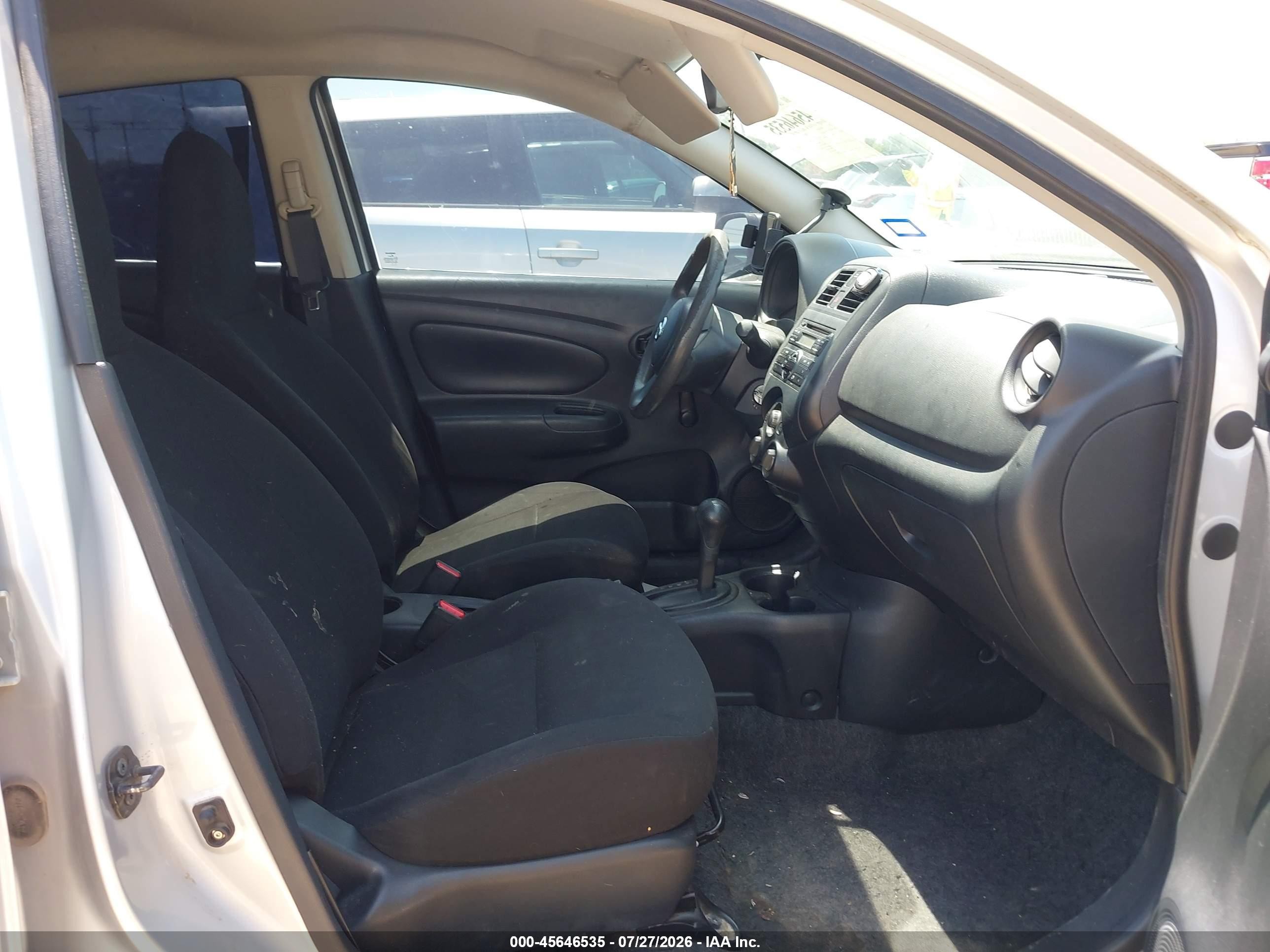 2012 Nissan Versa 1.6 S Silver vin: 3N1CN7AP5CL901362