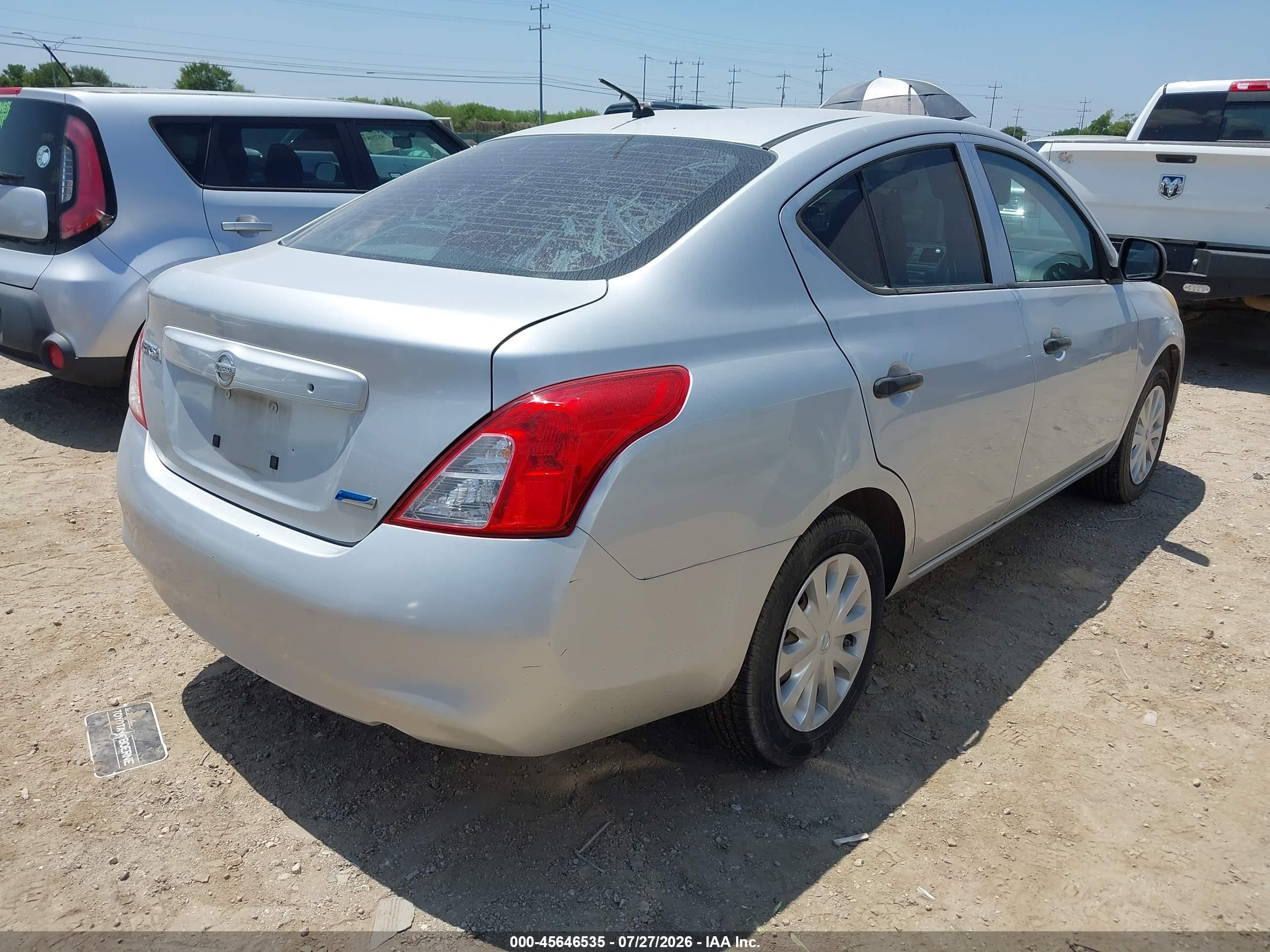 2012 Nissan Versa 1.6 S Silver vin: 3N1CN7AP5CL901362