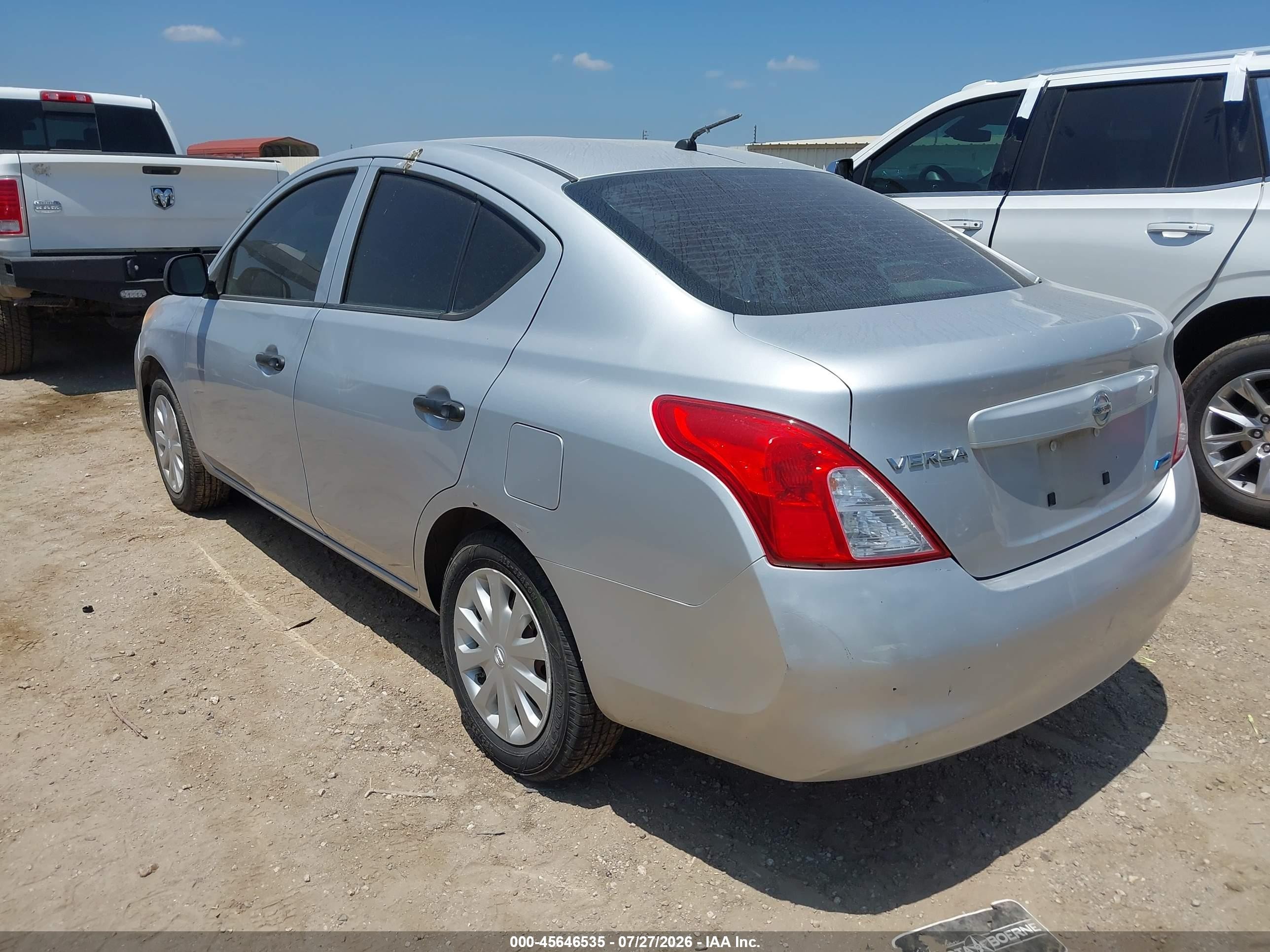 2012 Nissan Versa 1.6 S Silver vin: 3N1CN7AP5CL901362