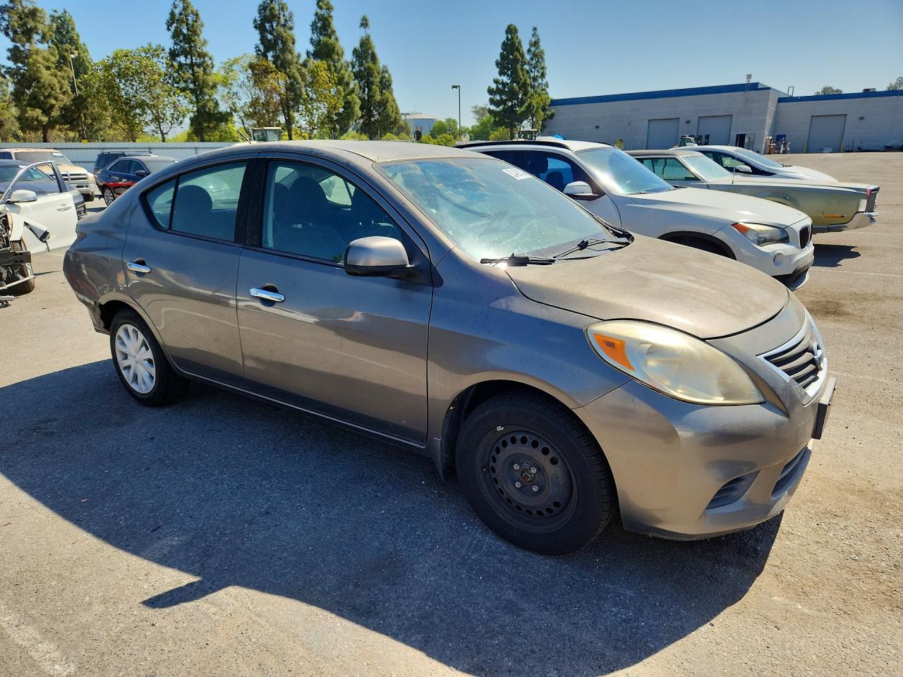 2012 Nissan Versa 1.6 S Серый vin: 3N1CN7AP5CL915956