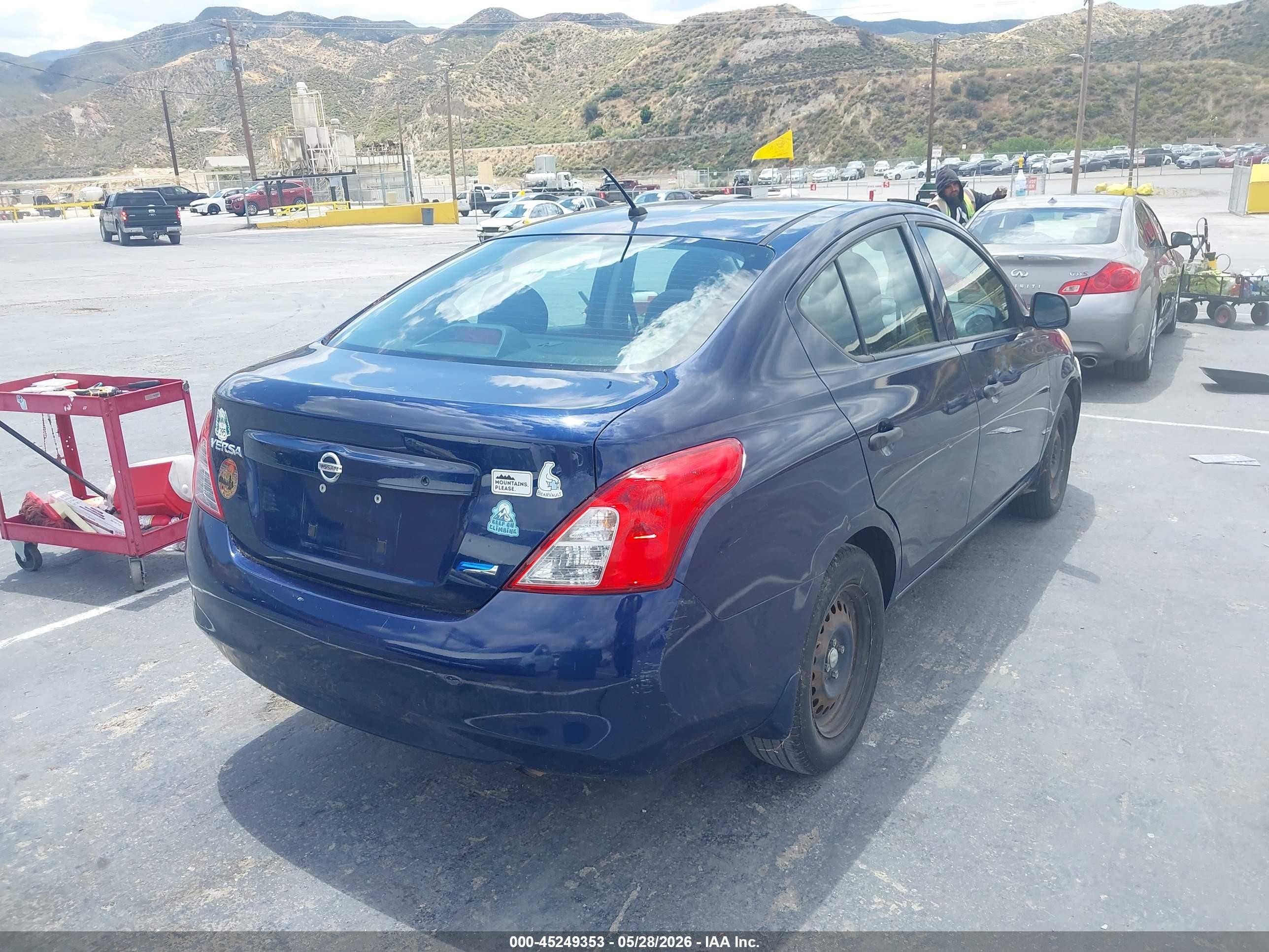 2013 Nissan Versa 1.6 S Blue vin: 3N1CN7AP5DL821464
