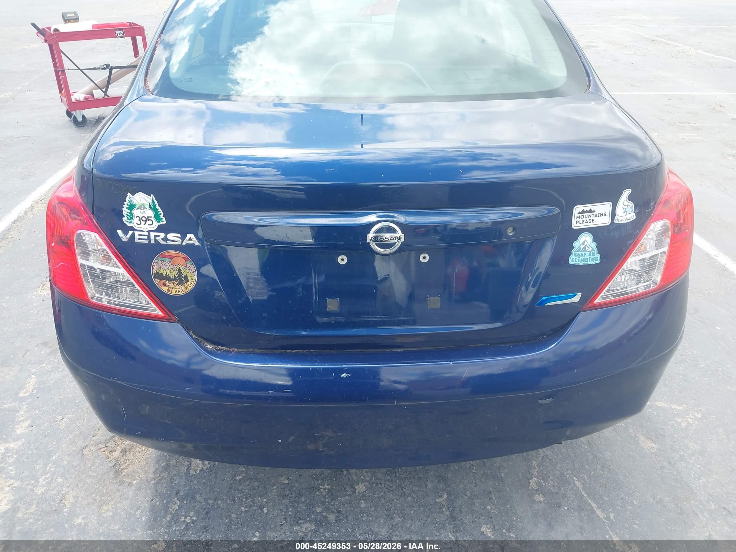 2013 Nissan Versa 1.6 S Blue vin: 3N1CN7AP5DL821464