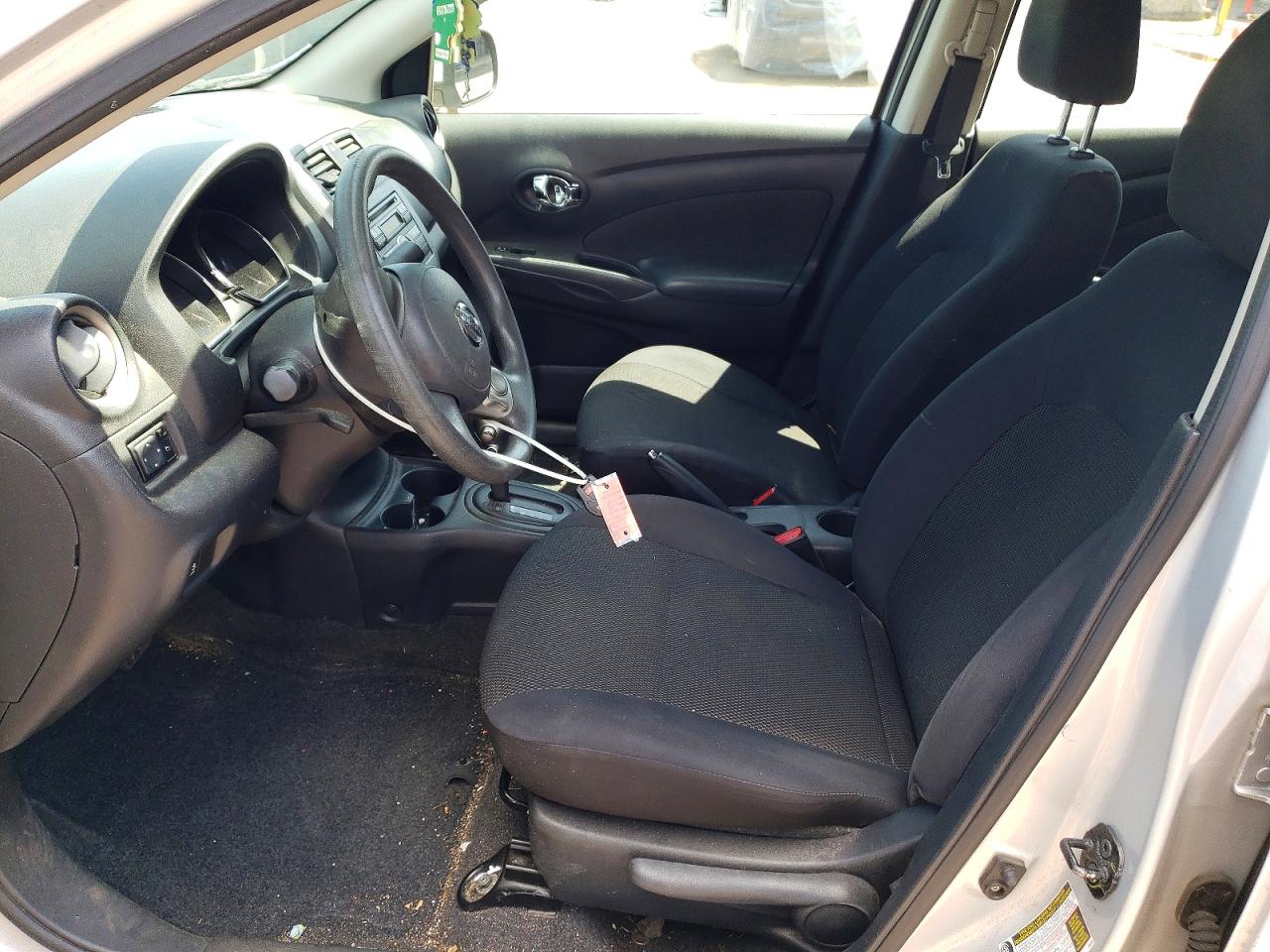 2013 Nissan Versa 1.6 S Silver vin: 3N1CN7AP5DL827720