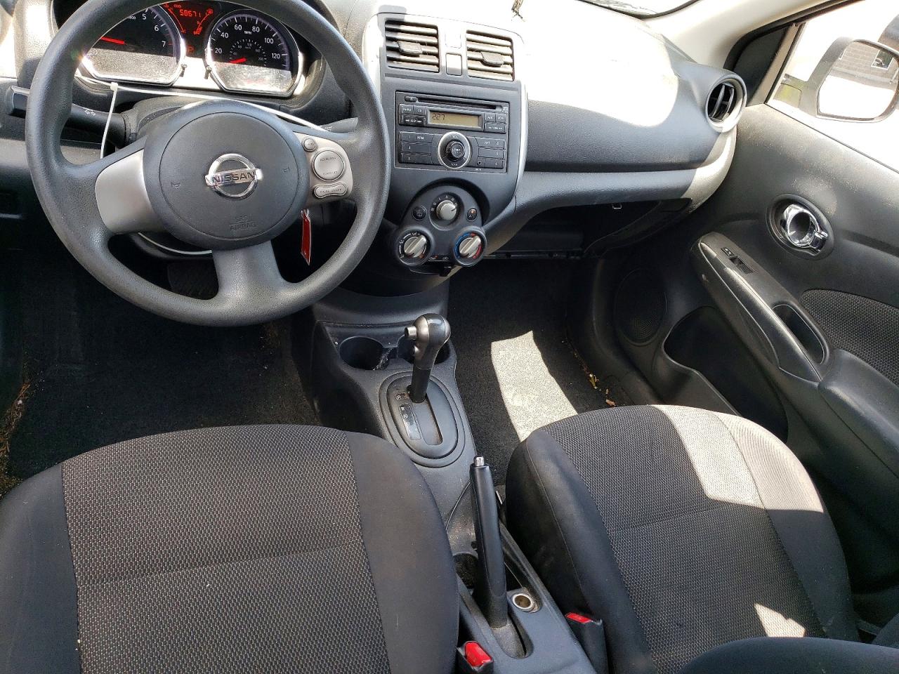 2013 Nissan Versa 1.6 S Silver vin: 3N1CN7AP5DL827720
