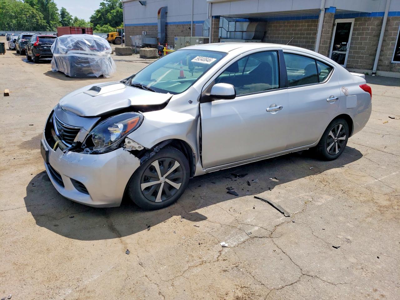 2013 Nissan Versa 1.6 S Silver vin: 3N1CN7AP5DL827720