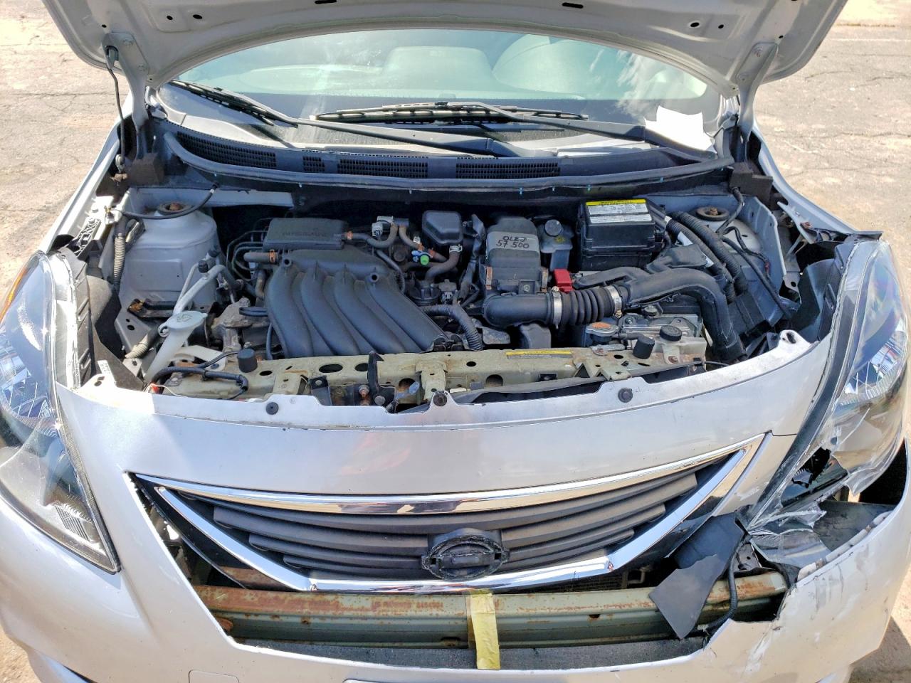 2013 Nissan Versa 1.6 S Silver vin: 3N1CN7AP5DL827720