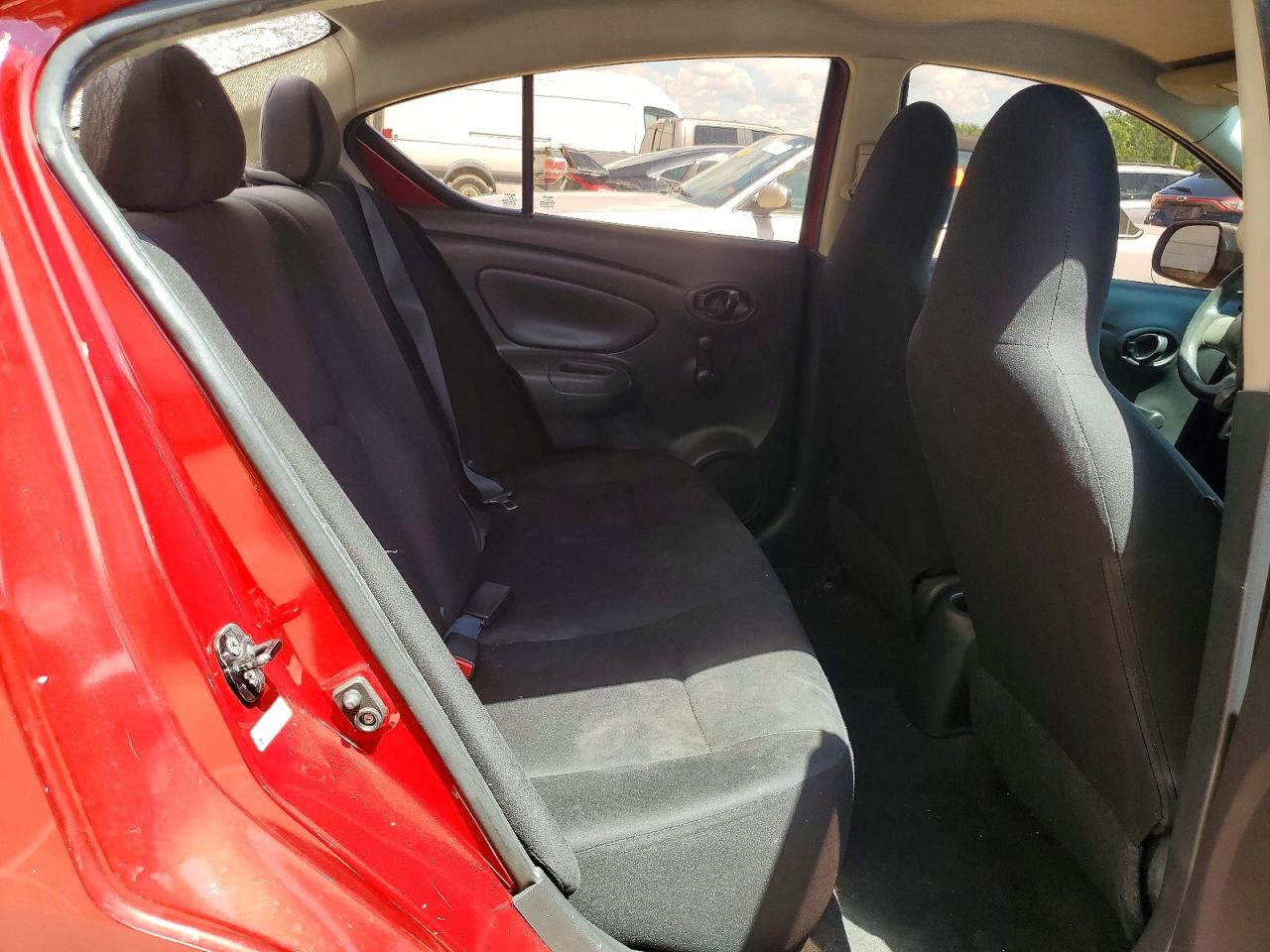 2013 Nissan Versa 1.6 S Red vin: 3N1CN7AP5DL835171