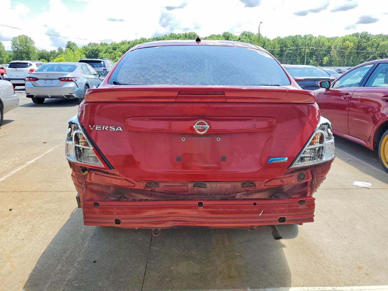 2013 Nissan Versa 1.6 S Red vin: 3N1CN7AP5DL835171