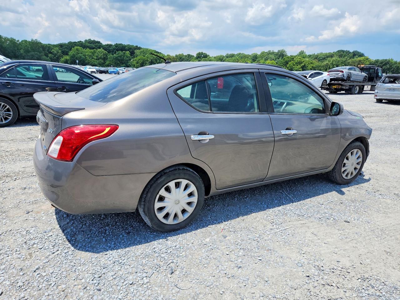 2013 Nissan Versa 1.6 S Gold vin: 3N1CN7AP5DL836336