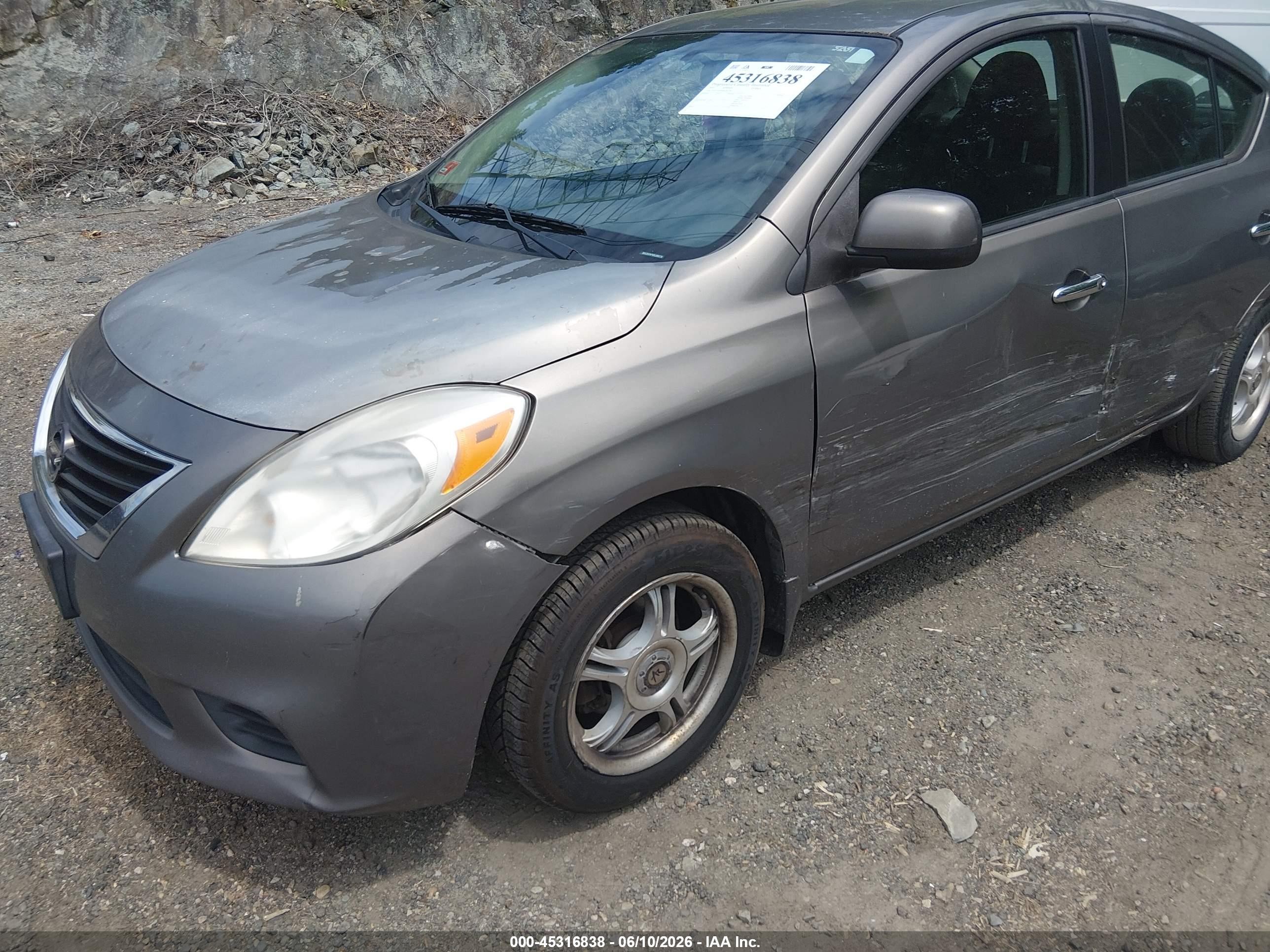 2013 Nissan Versa 1.6 Sv Gray vin: 3N1CN7AP5DL856778
