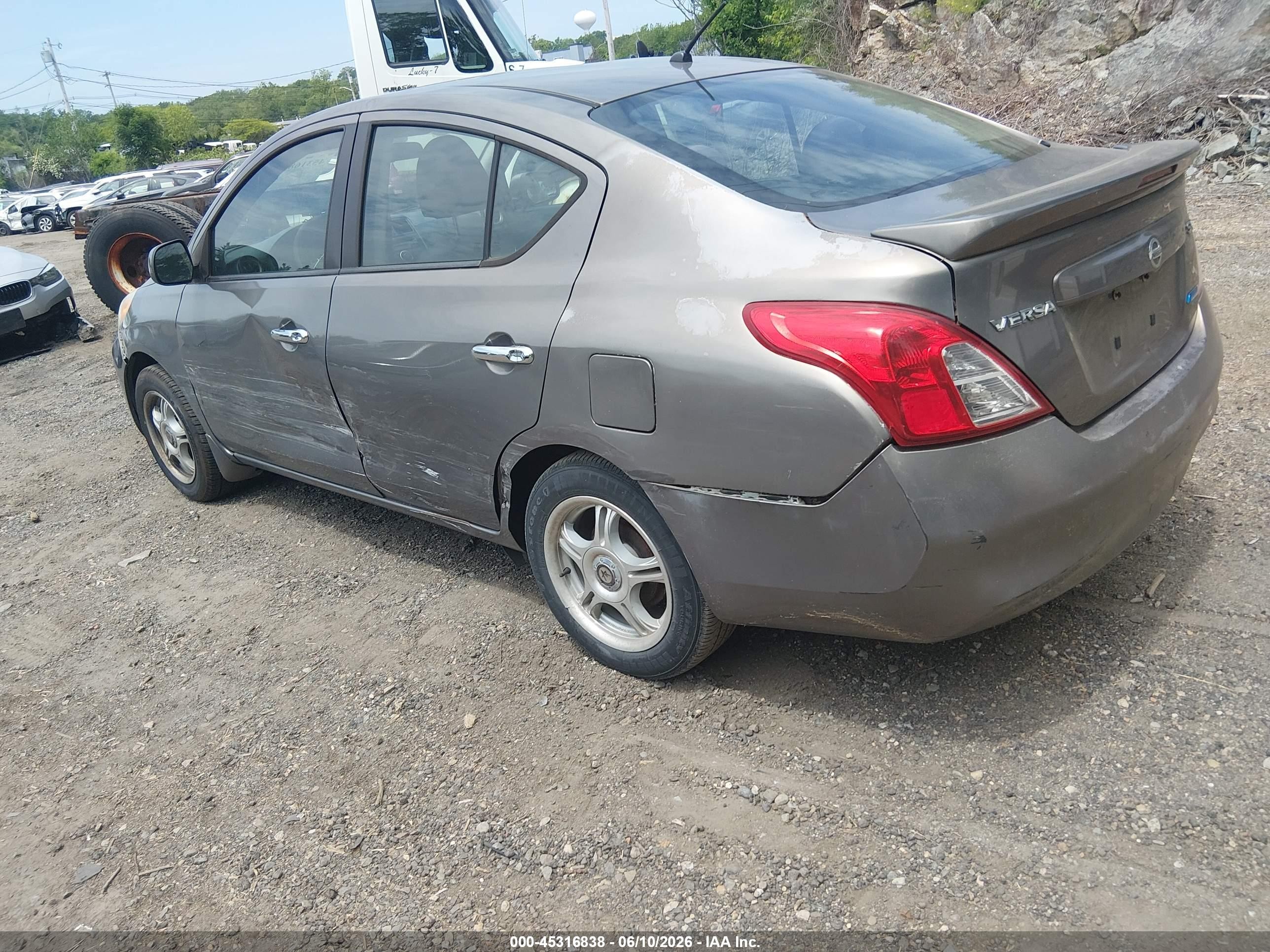 2013 Nissan Versa 1.6 Sv Gray vin: 3N1CN7AP5DL856778