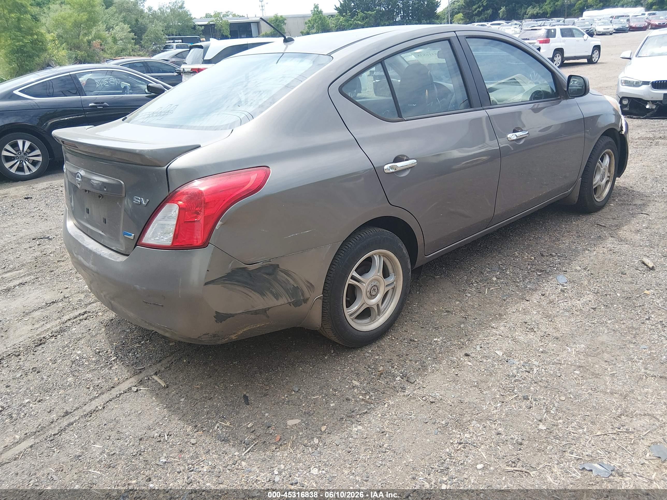 2013 Nissan Versa 1.6 Sv Gray vin: 3N1CN7AP5DL856778