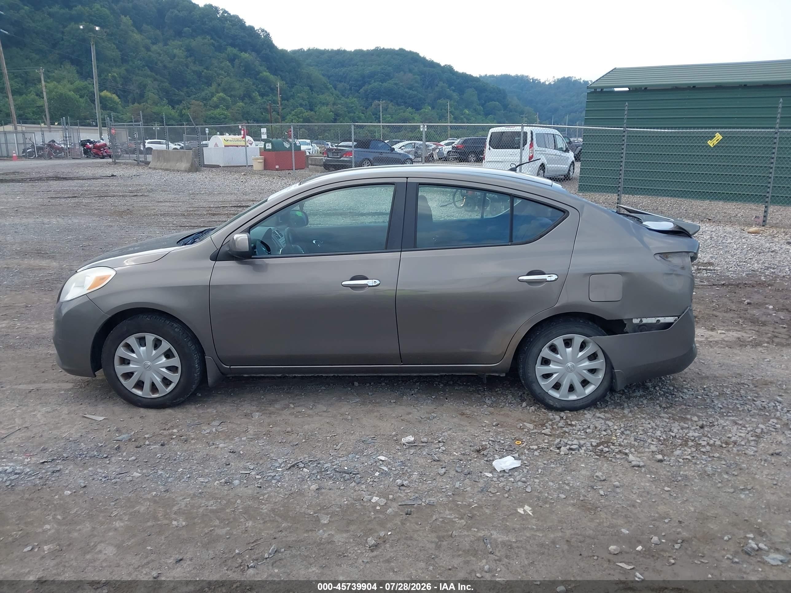 2013 Nissan Versa 1.6 Sv Gray vin: 3N1CN7AP5DL885374