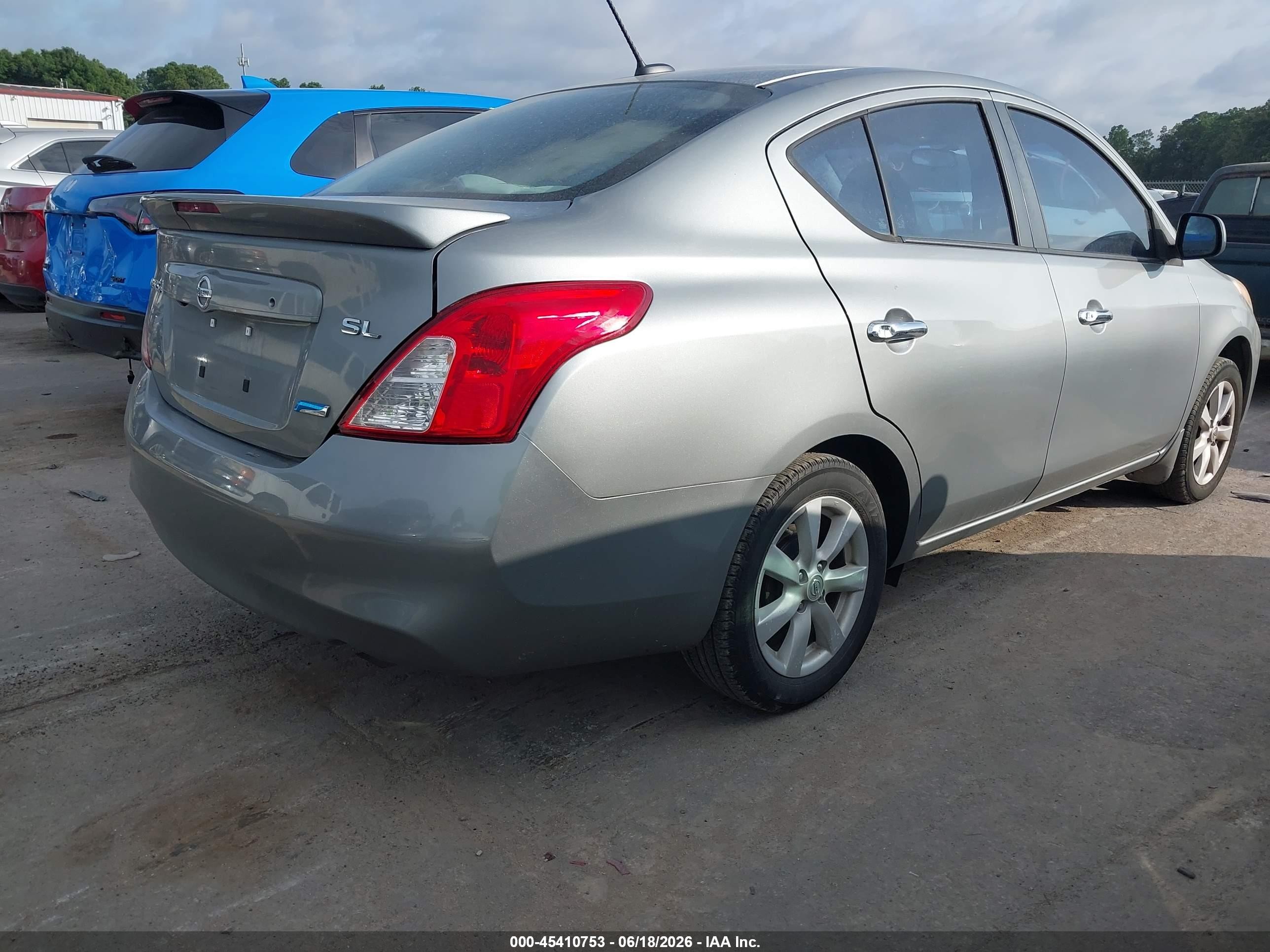 2013 Nissan Versa 1.6 Sl Gray vin: 3N1CN7AP5DL886931