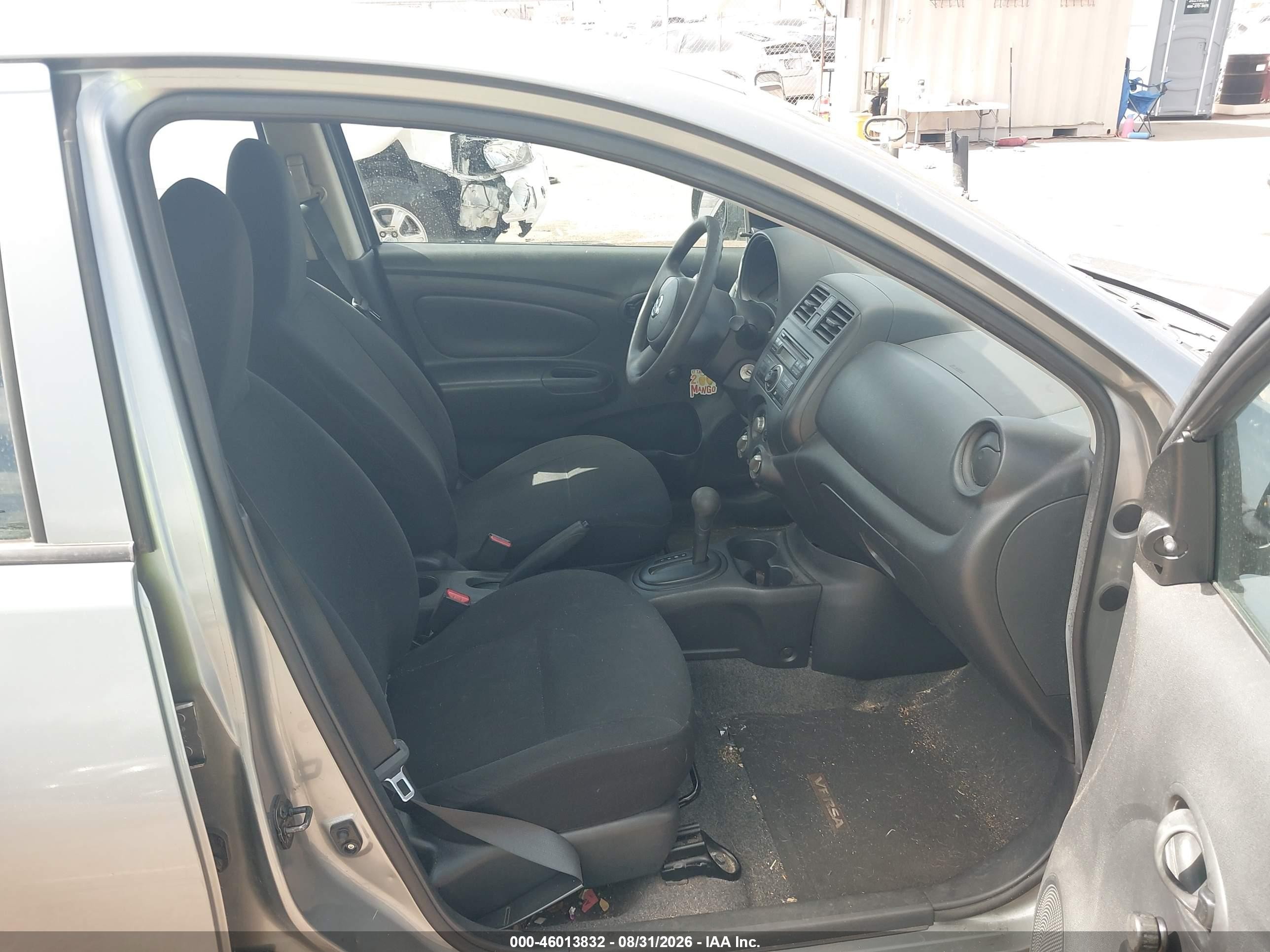 2013 Nissan Versa 1.6 S+ Silver vin: 3N1CN7AP5DL892678