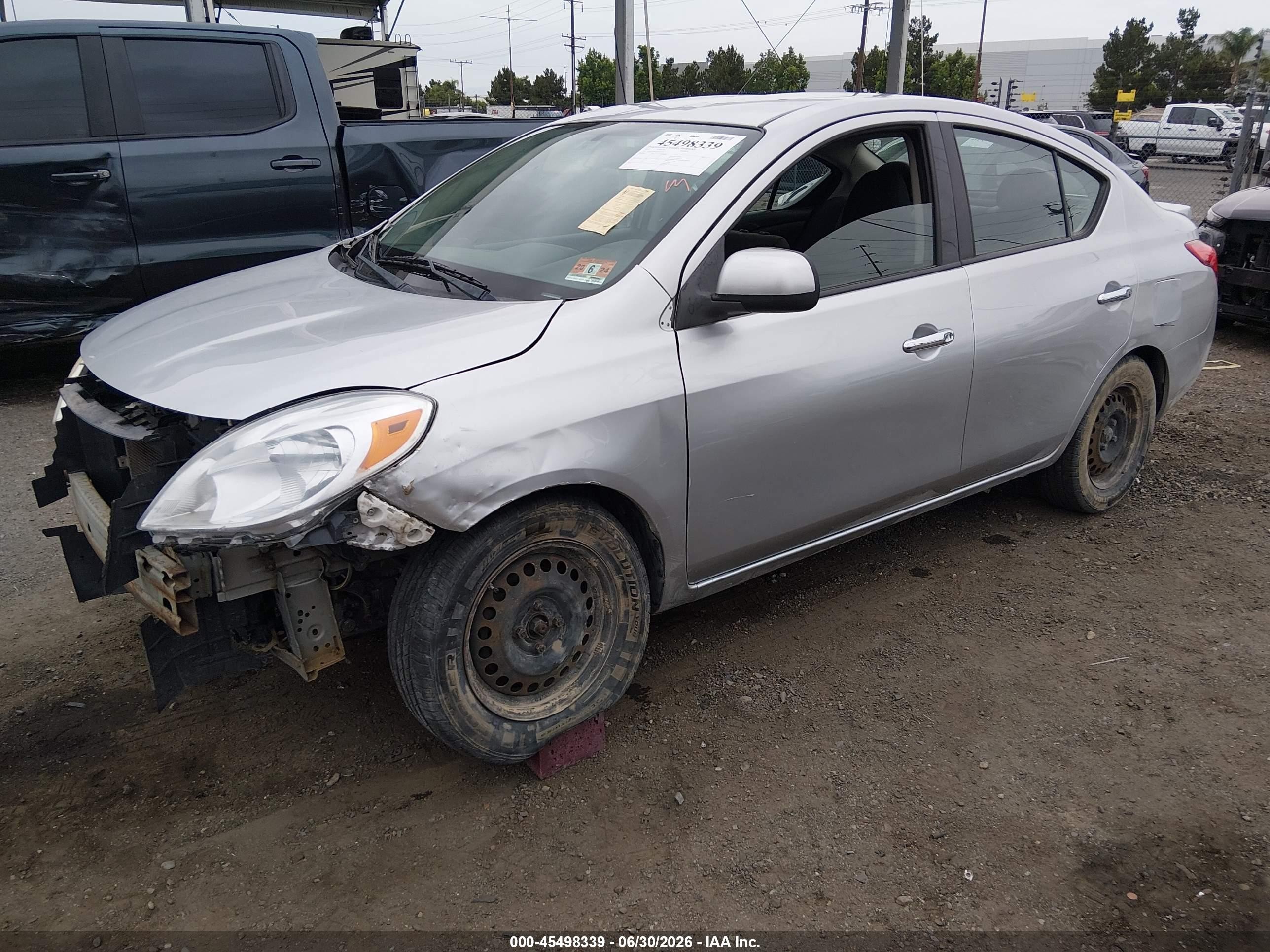 2013 Nissan Versa 1.6 Sv Silver vin: 3N1CN7AP5DL895158