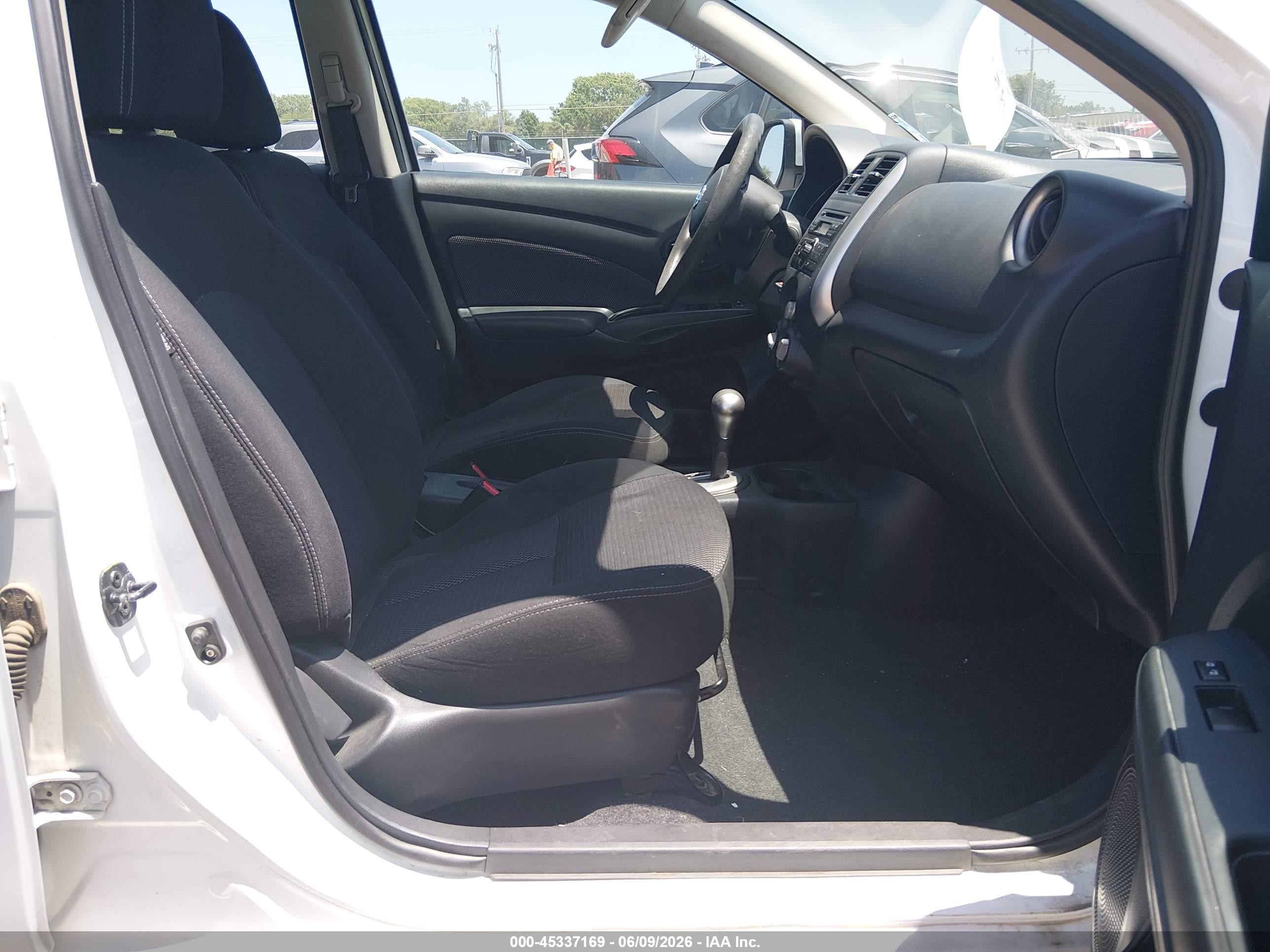 2014 Nissan Versa 1.6 Sv Белый vin: 3N1CN7AP5EK446313