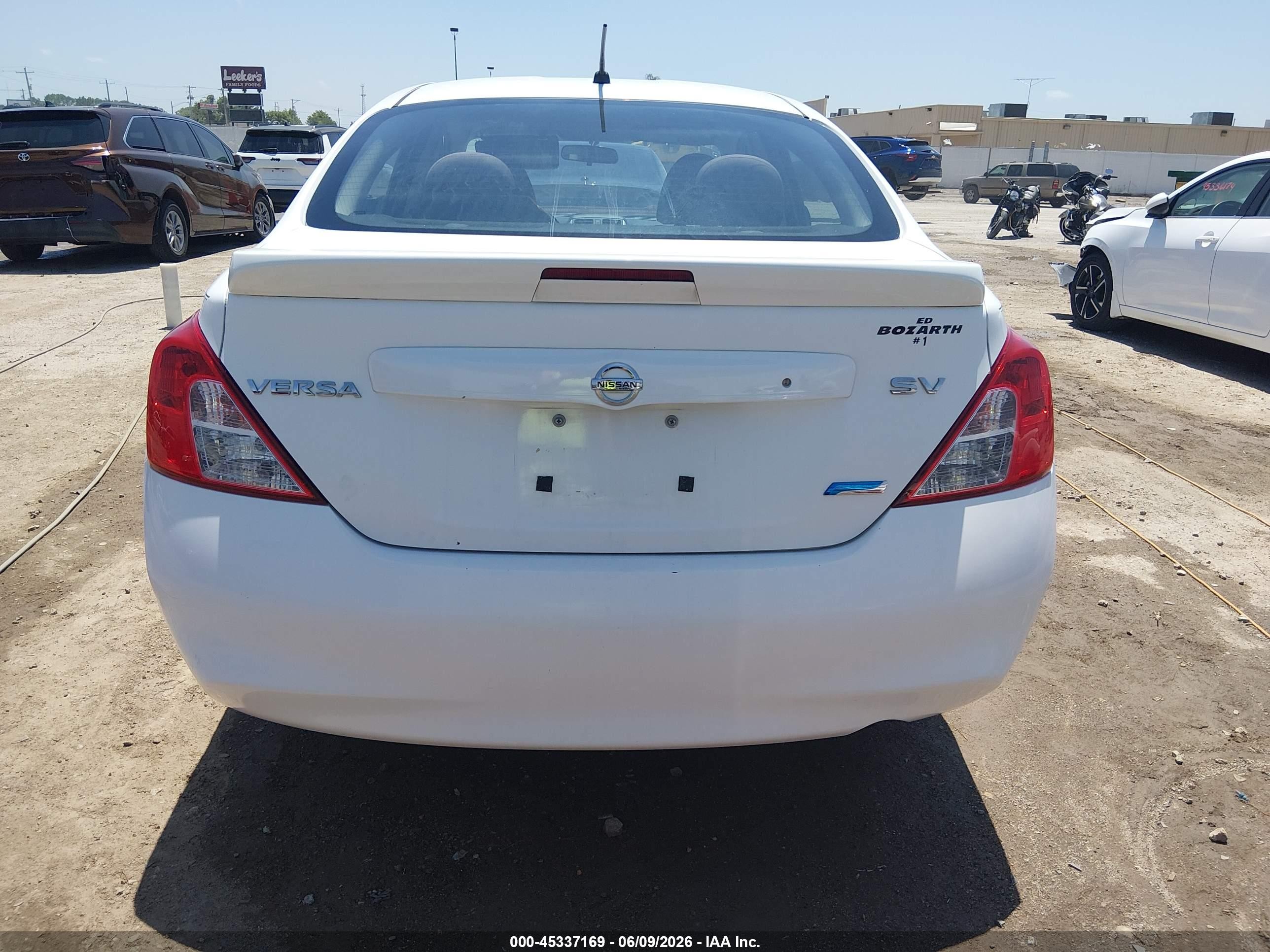2014 Nissan Versa 1.6 Sv Белый vin: 3N1CN7AP5EK446313