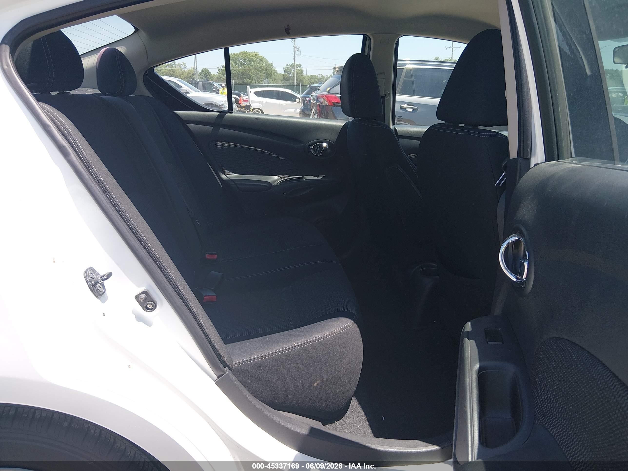 2014 Nissan Versa 1.6 Sv Белый vin: 3N1CN7AP5EK446313