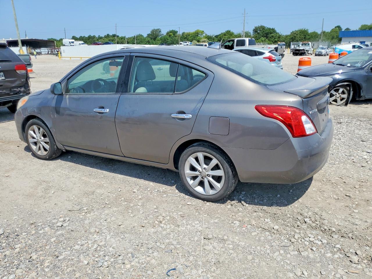 2014 Nissan Versa 1.6 S Gray vin: 3N1CN7AP5EL809915