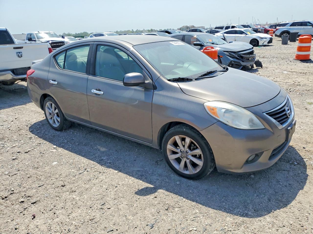2014 Nissan Versa 1.6 S Gray vin: 3N1CN7AP5EL809915