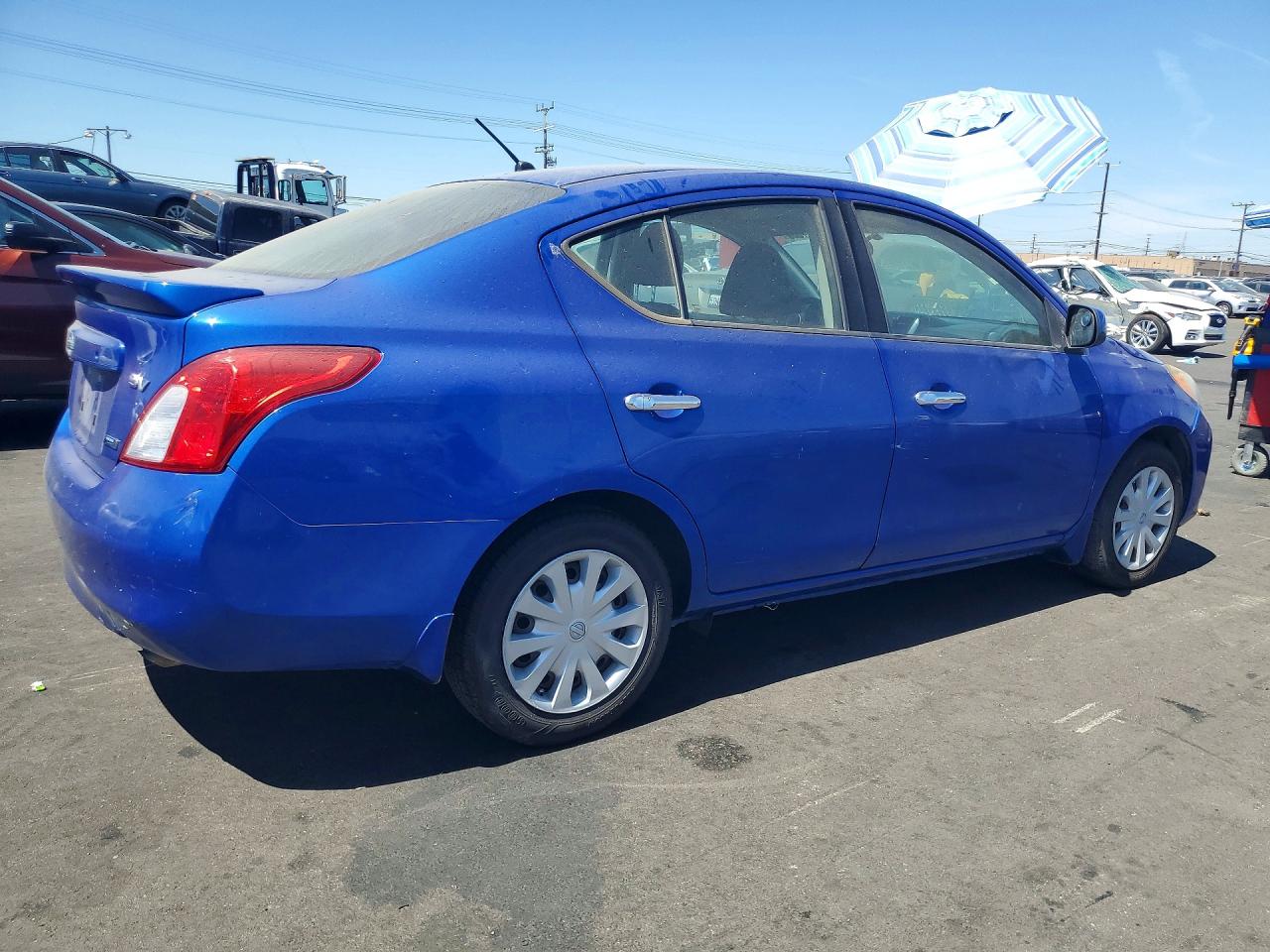2014 Nissan Versa 1.6 S Blue vin: 3N1CN7AP5EL823121