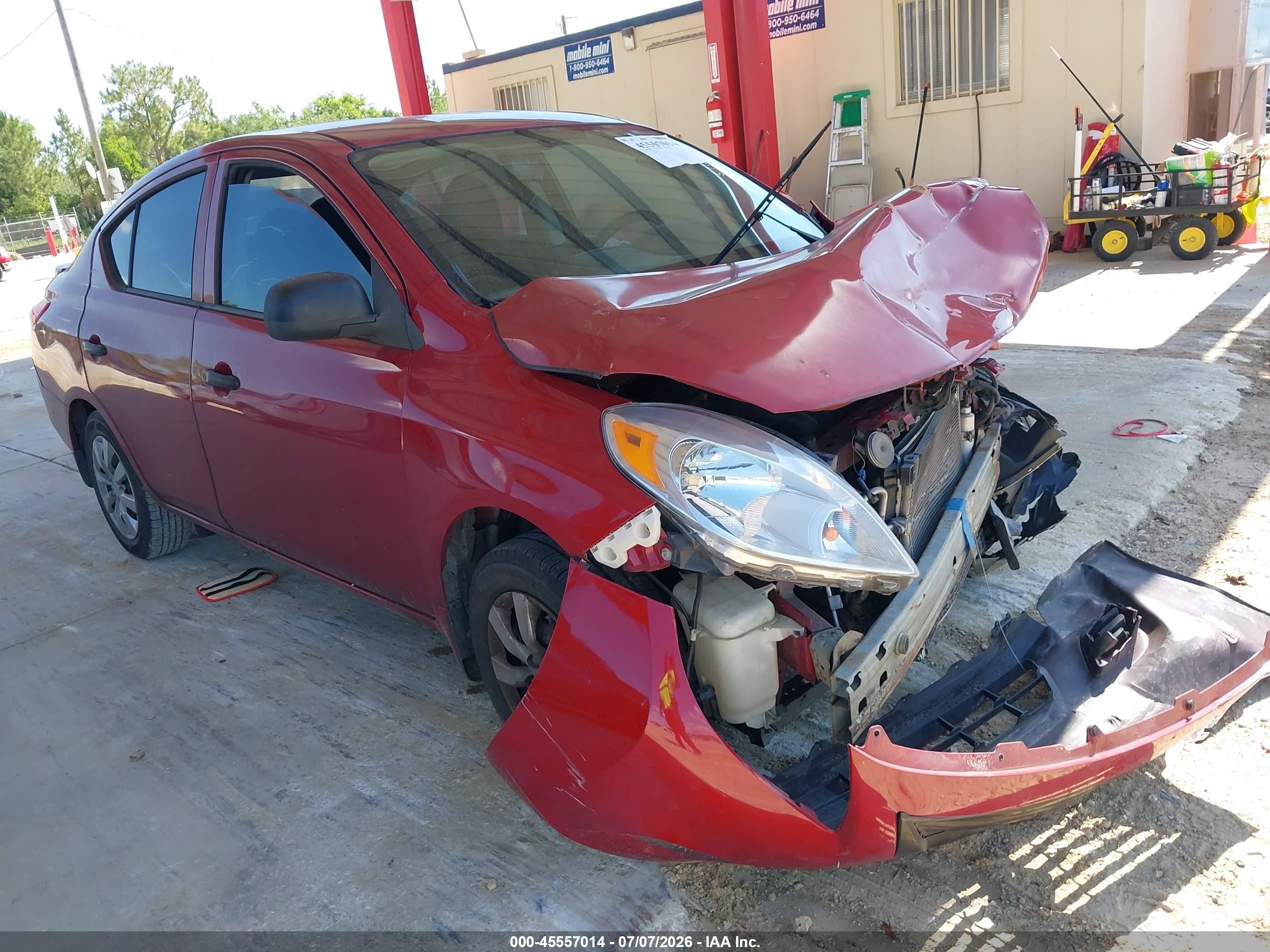 2014 Nissan Versa 1.6 S+ Red vin: 3N1CN7AP5EL825760