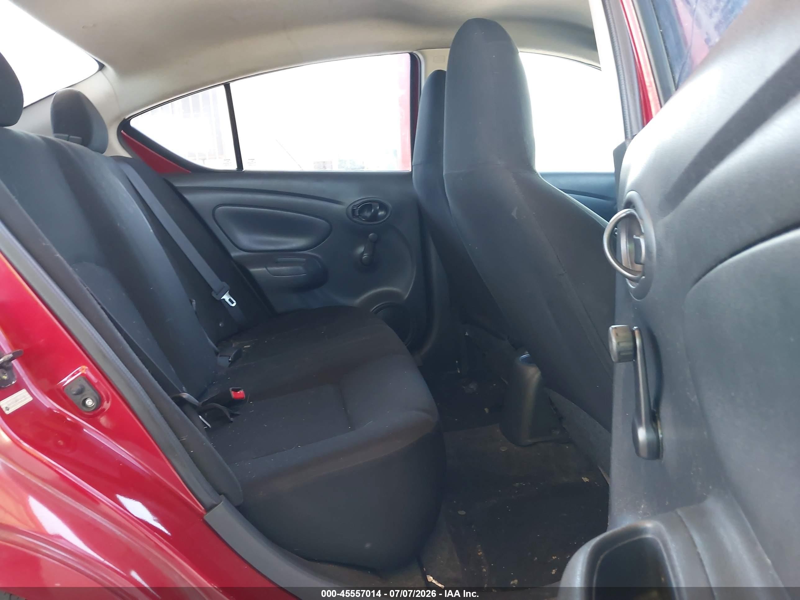 2014 Nissan Versa 1.6 S+ Red vin: 3N1CN7AP5EL825760